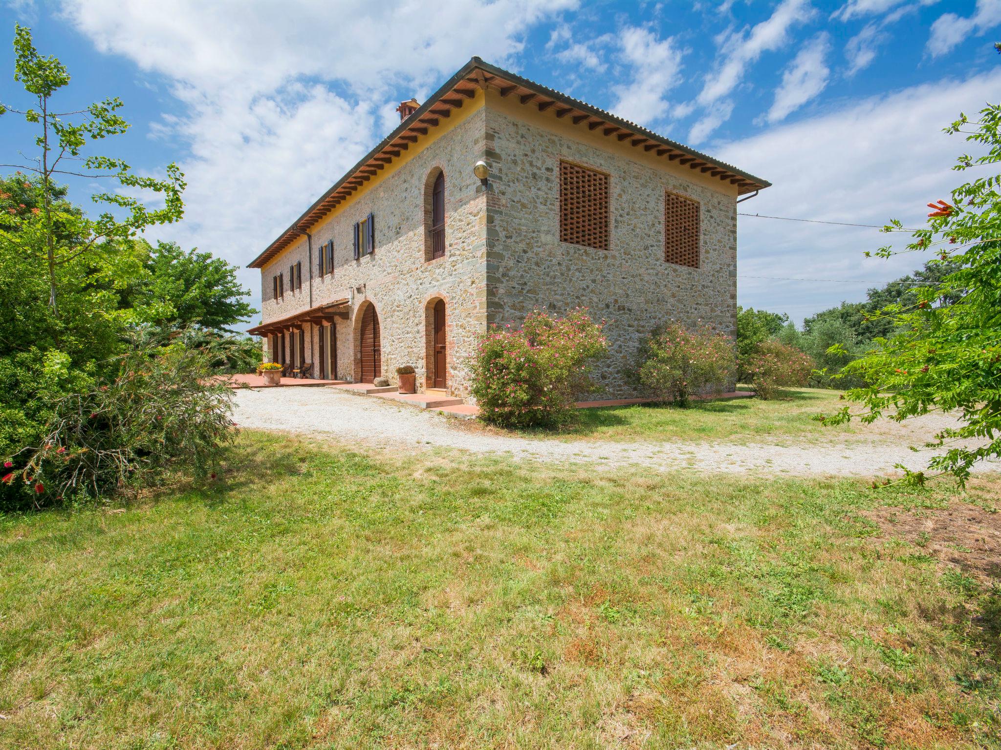 Foto 40 - Haus mit 6 Schlafzimmern in Vinci mit privater pool und garten