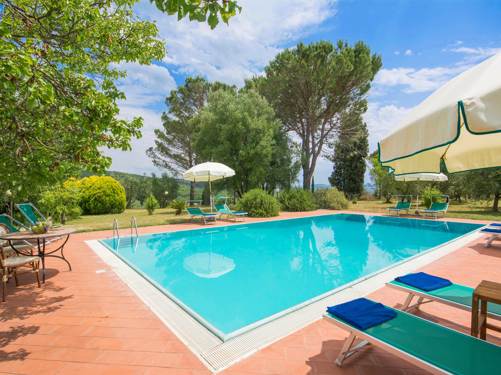 Foto 38 - Casa de 6 habitaciones en Vinci con piscina privada y jardín