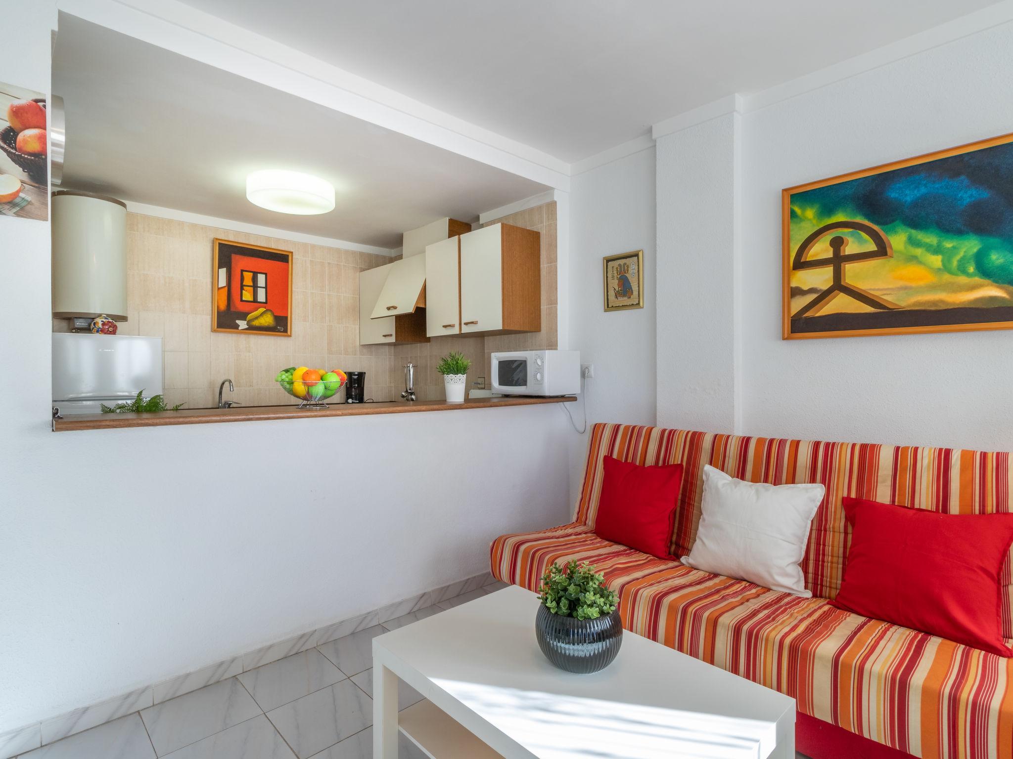 Foto 7 - Apartamento de 1 habitación en Castelló d'Empúries con vistas al mar