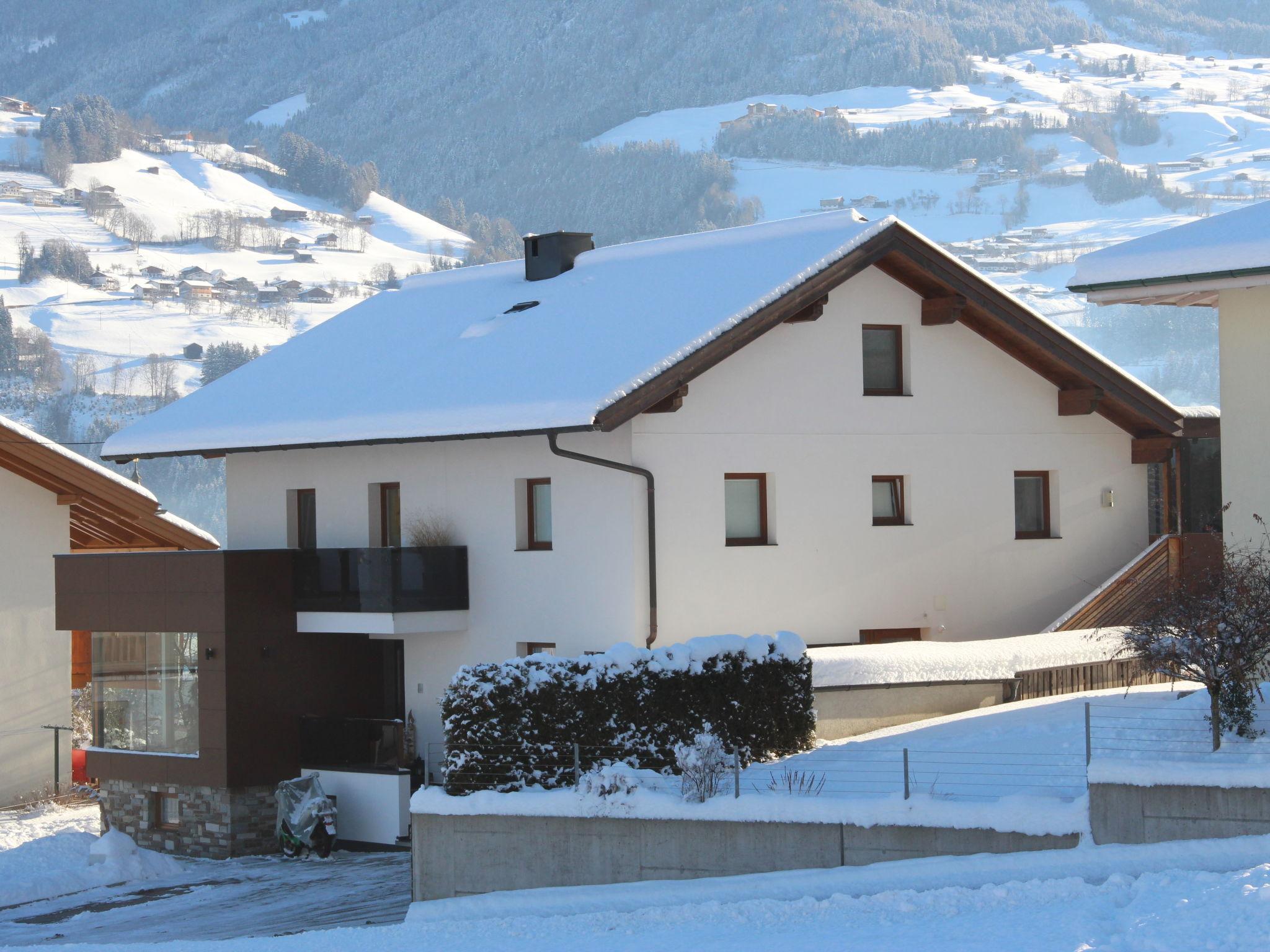 Photo 13 - Appartement de 2 chambres à Ried im Zillertal avec jardin et terrasse