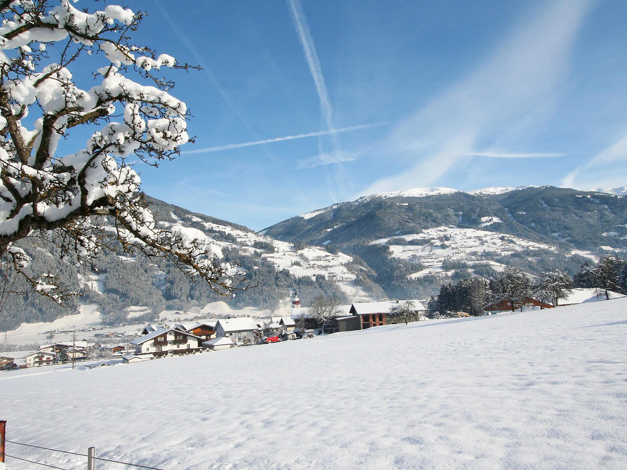 Foto 16 - Apartamento de 2 quartos em Ried im Zillertal com terraço e vista para a montanha