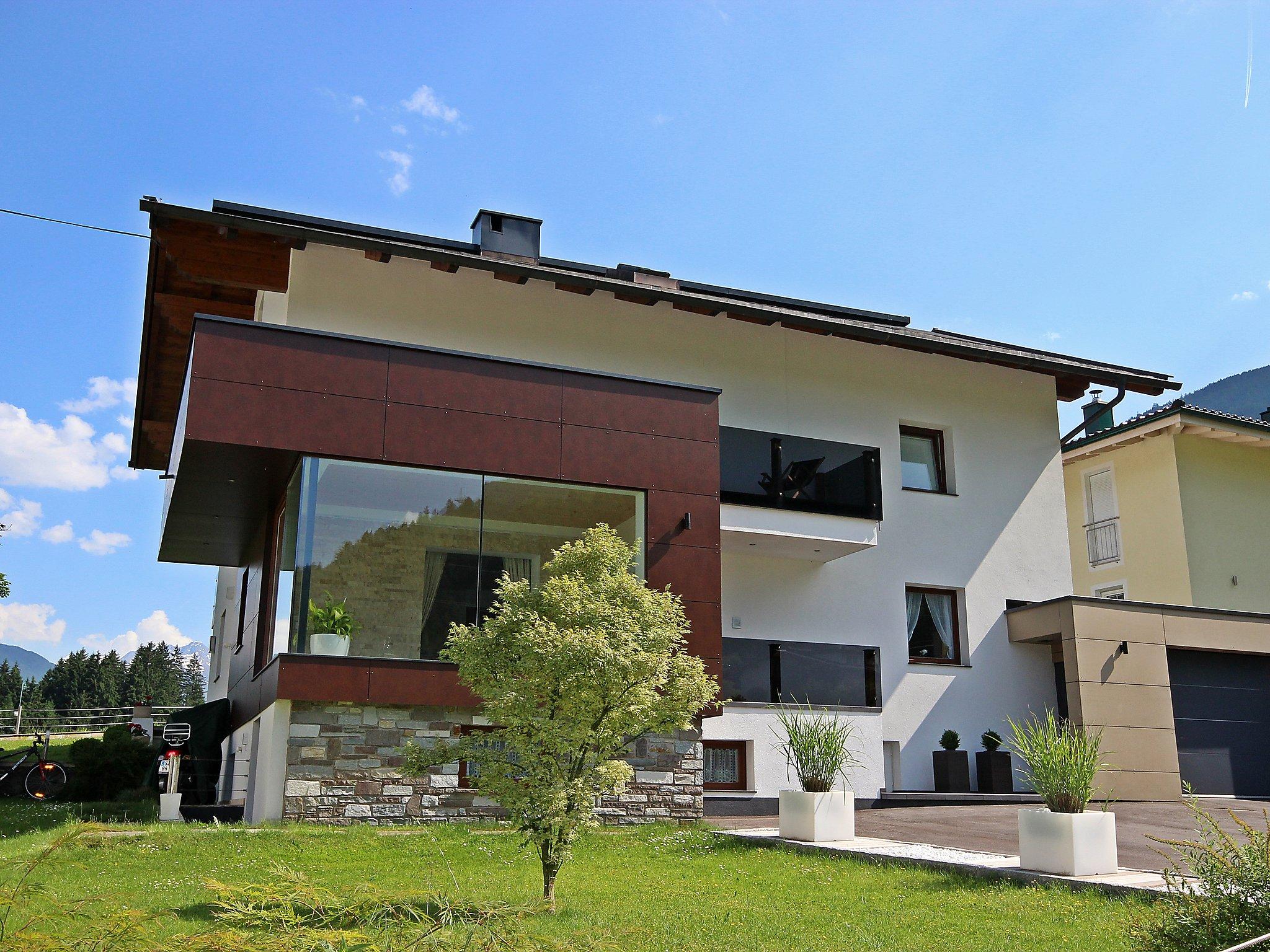 Photo 1 - Appartement de 2 chambres à Ried im Zillertal avec terrasse et vues sur la montagne