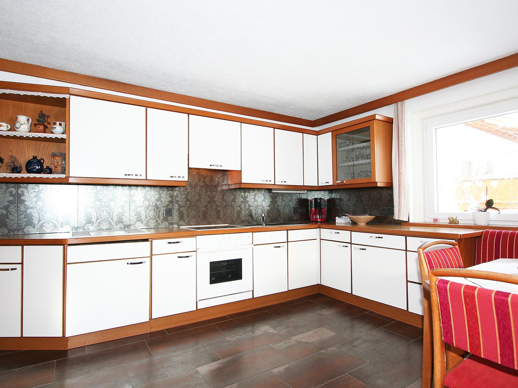 Photo 3 - 2 bedroom Apartment in Ried im Zillertal with terrace and mountain view