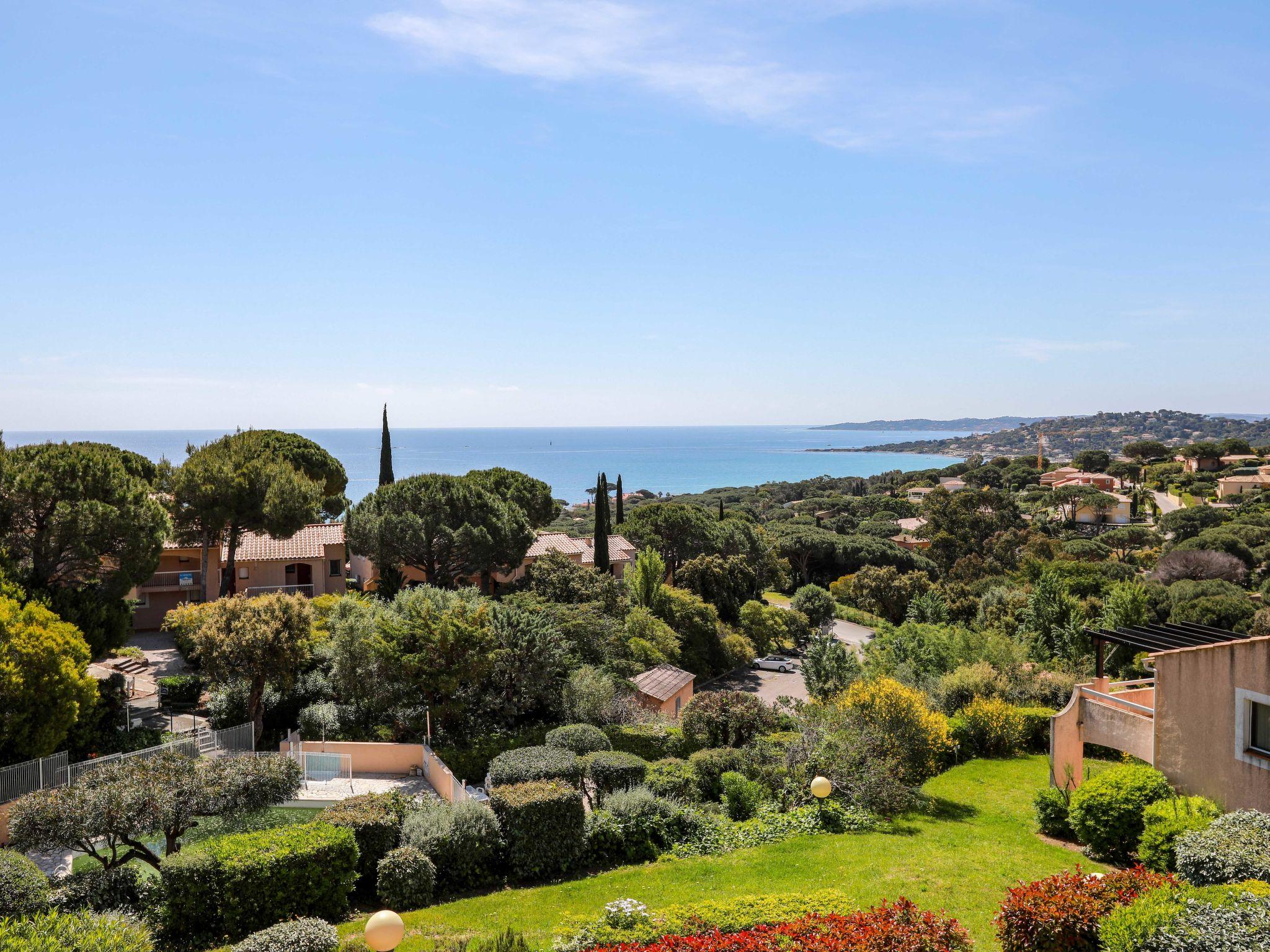 Foto 20 - Apartamento de 2 quartos em Sainte-Maxime com piscina e vistas do mar