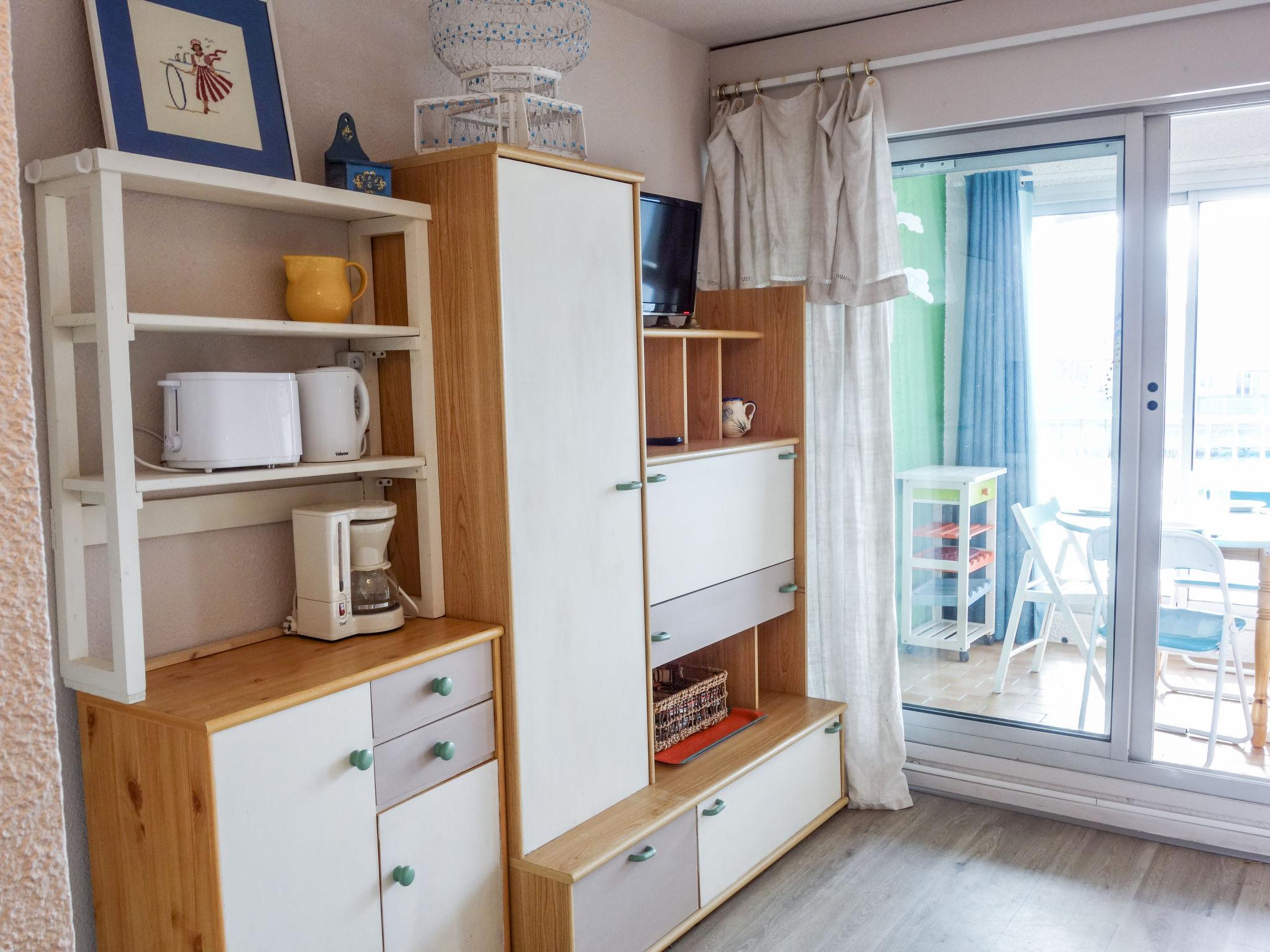 Foto 7 - Apartment mit 1 Schlafzimmer in Saint-Cyprien