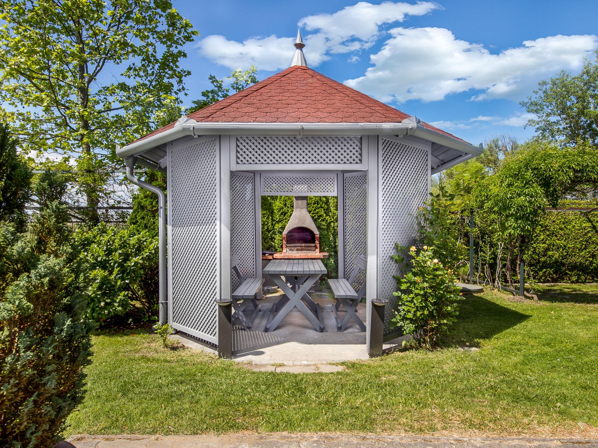 Photo 3 - Appartement de 2 chambres à Balatonmáriafürdő avec piscine et jardin