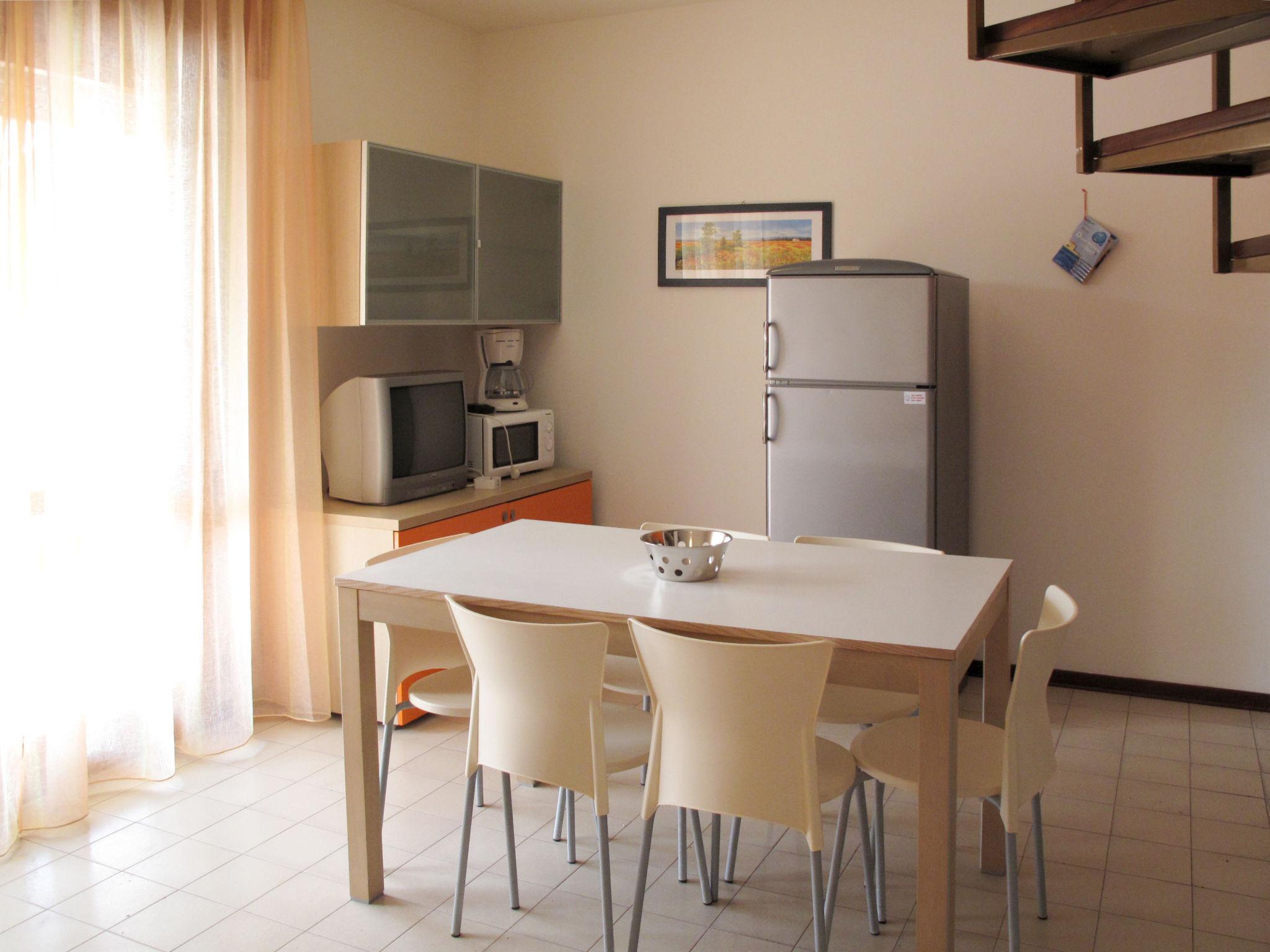 Foto 4 - Apartamento de 2 habitaciones en San Michele al Tagliamento con piscina y vistas al mar