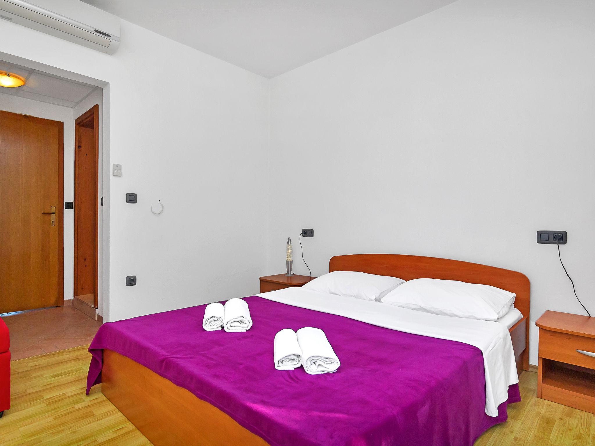 Foto 12 - Appartamento con 1 camera da letto a Jelsa con terrazza e vista mare
