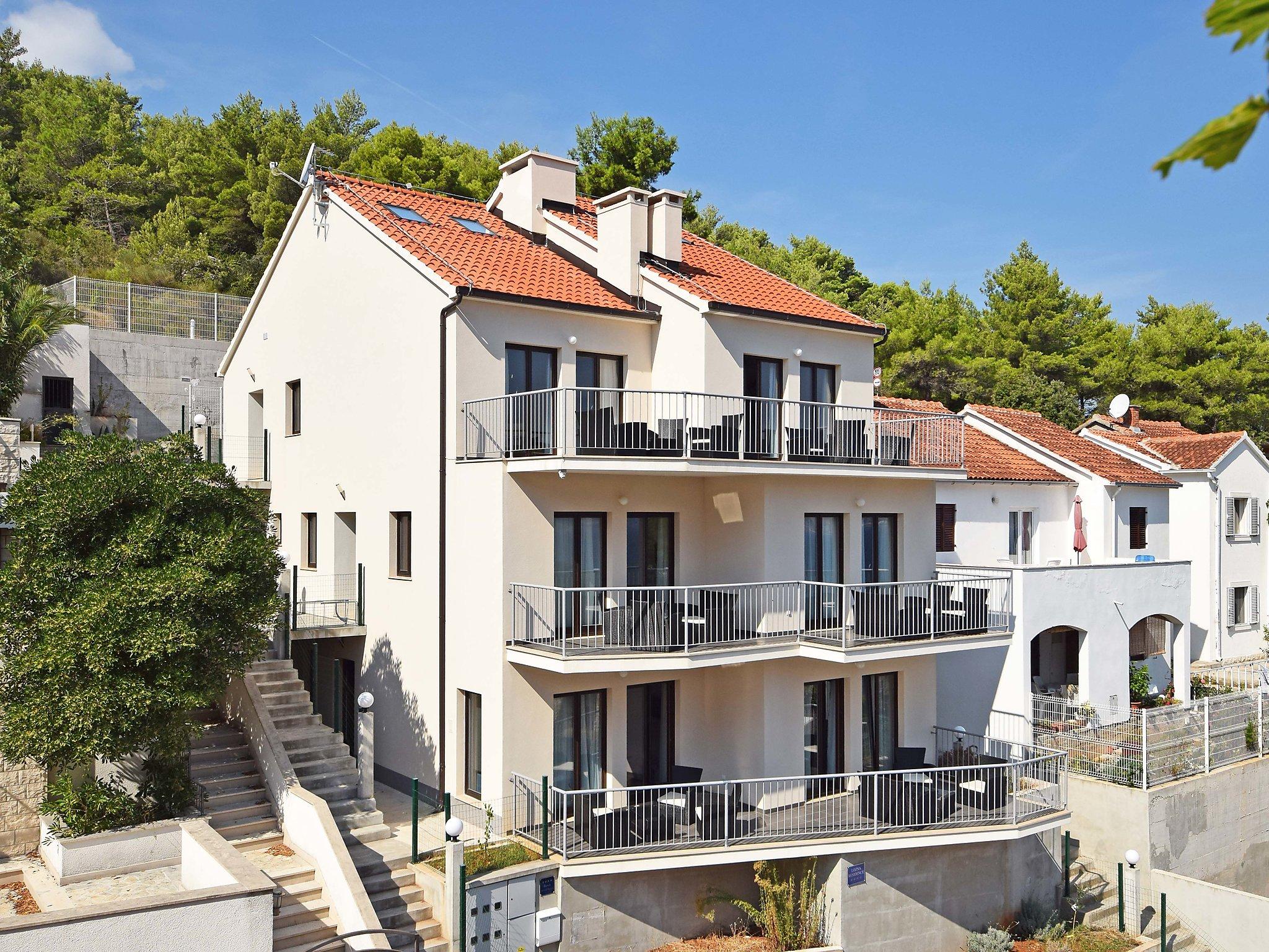 Photo 11 - Appartement de 2 chambres à Postira avec terrasse et vues à la mer