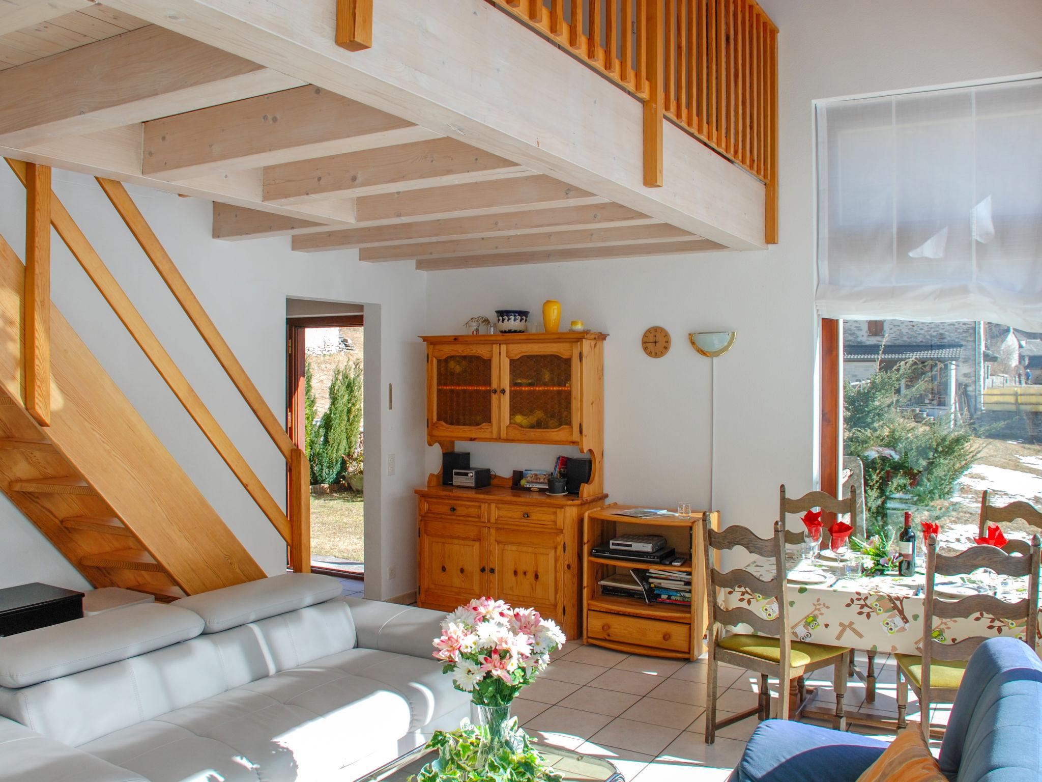 Photo 2 - 2 bedroom Apartment in Sonogno with garden and mountain view