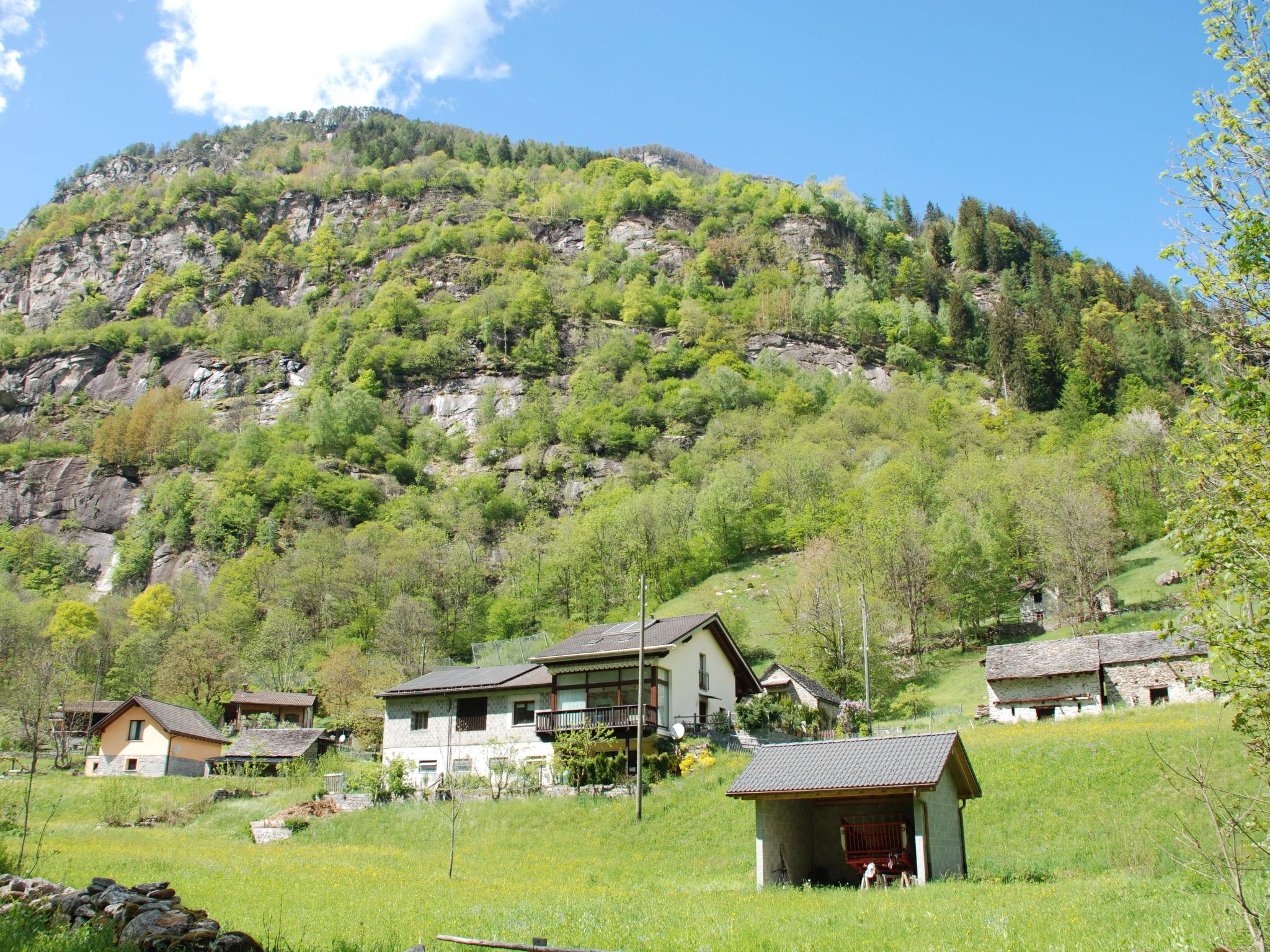 Foto 20 - Appartamento con 2 camere da letto a Sonogno con giardino e vista sulle montagne