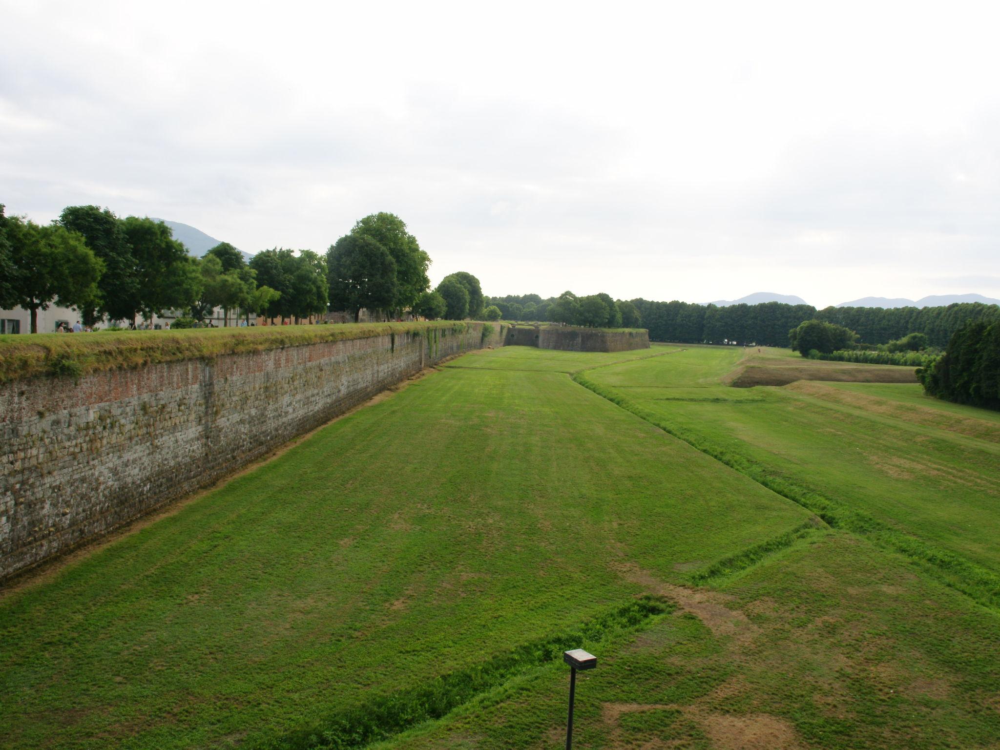 Photo 20 - 2 bedroom Apartment in Lucca with swimming pool and garden