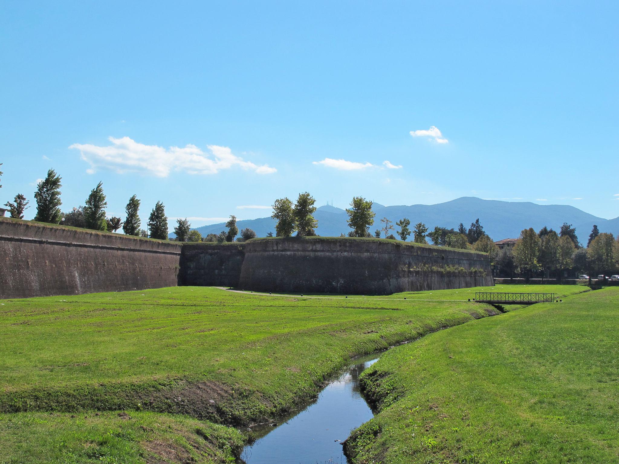 Foto 42 - Apartamento de 2 quartos em Lucca com piscina e jardim