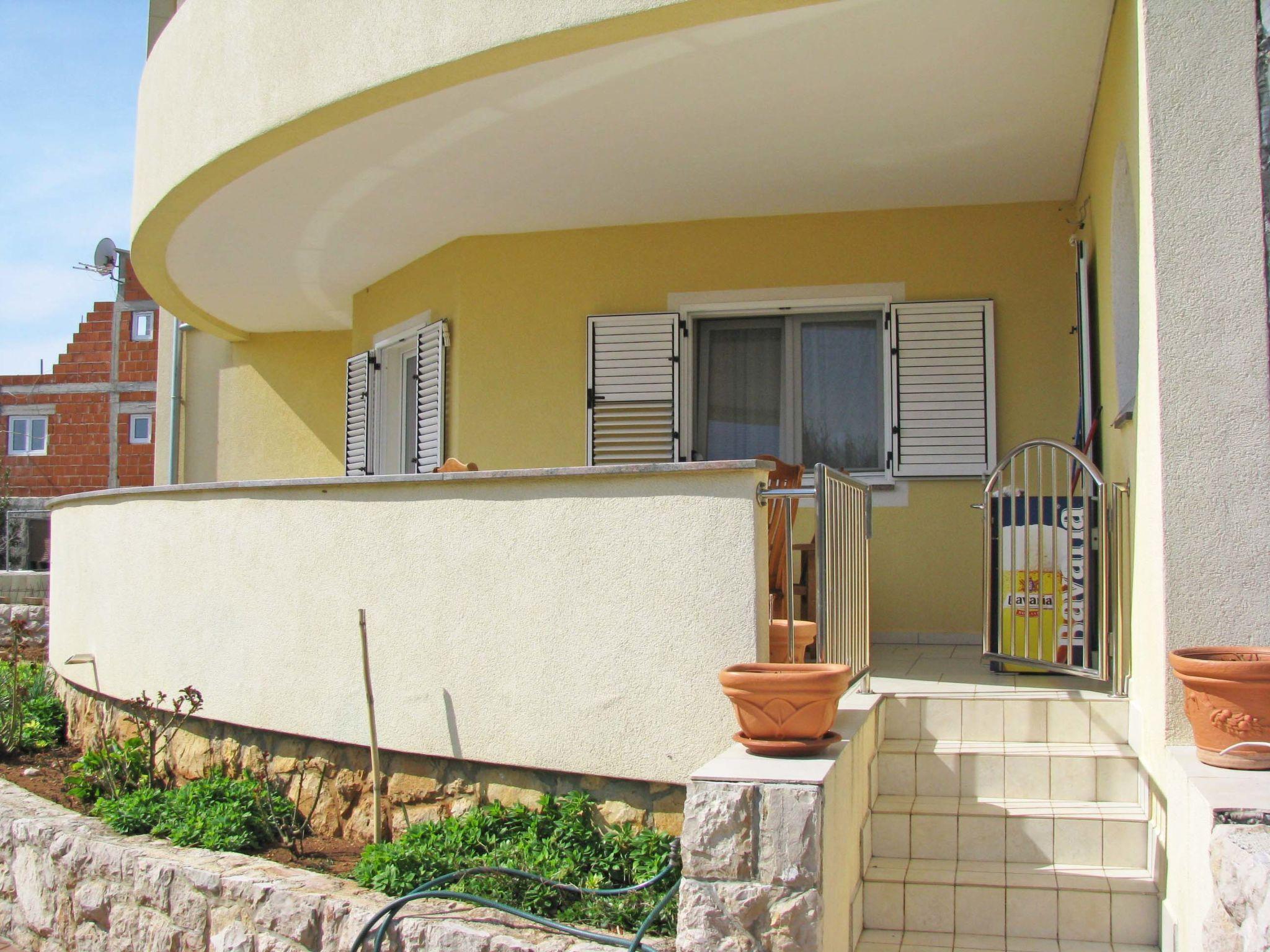 Photo 19 - Appartement de 3 chambres à Tribunj avec jardin et terrasse