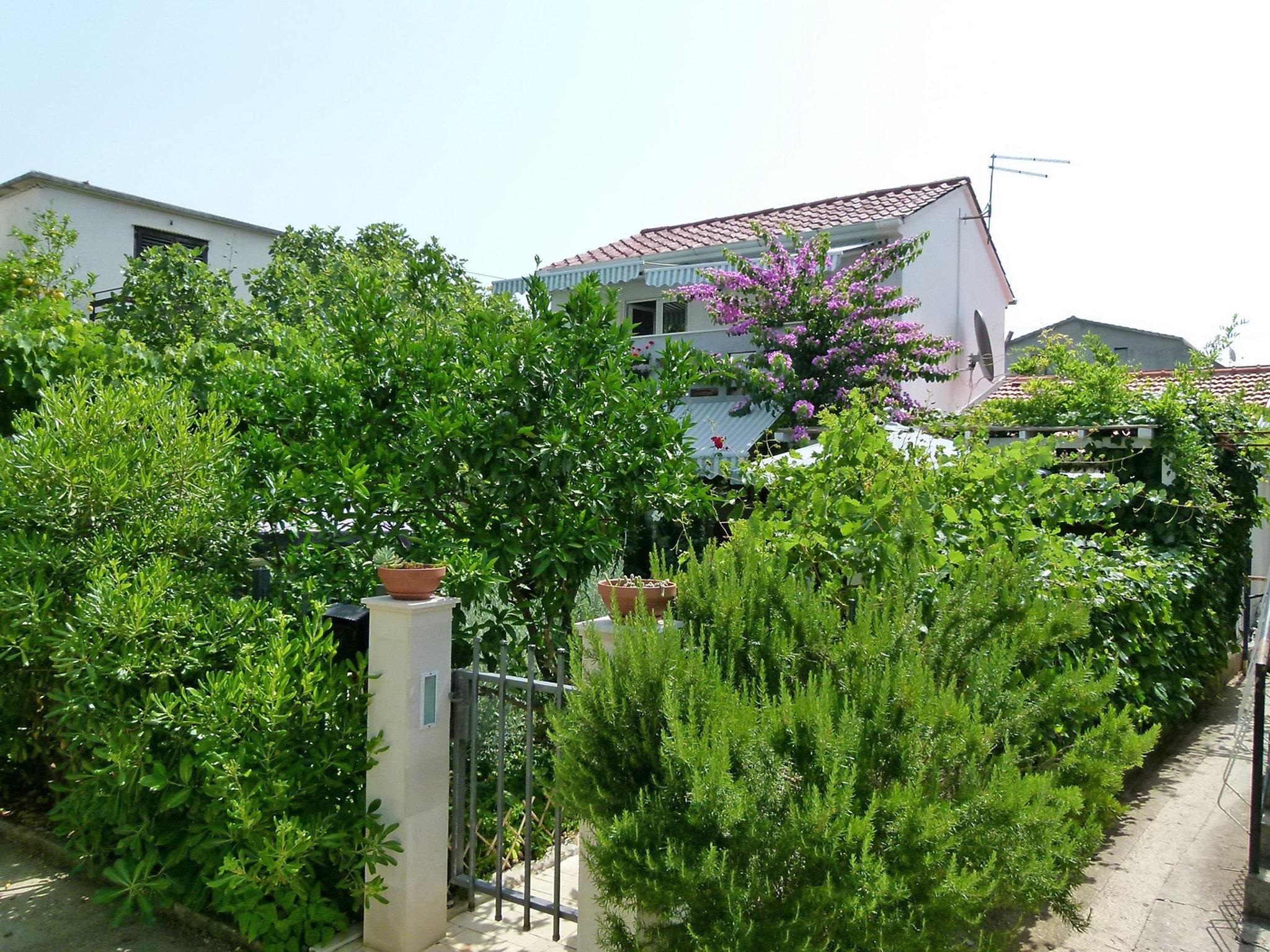 Foto 18 - Casa de 3 habitaciones en Sućuraj con terraza y vistas al mar