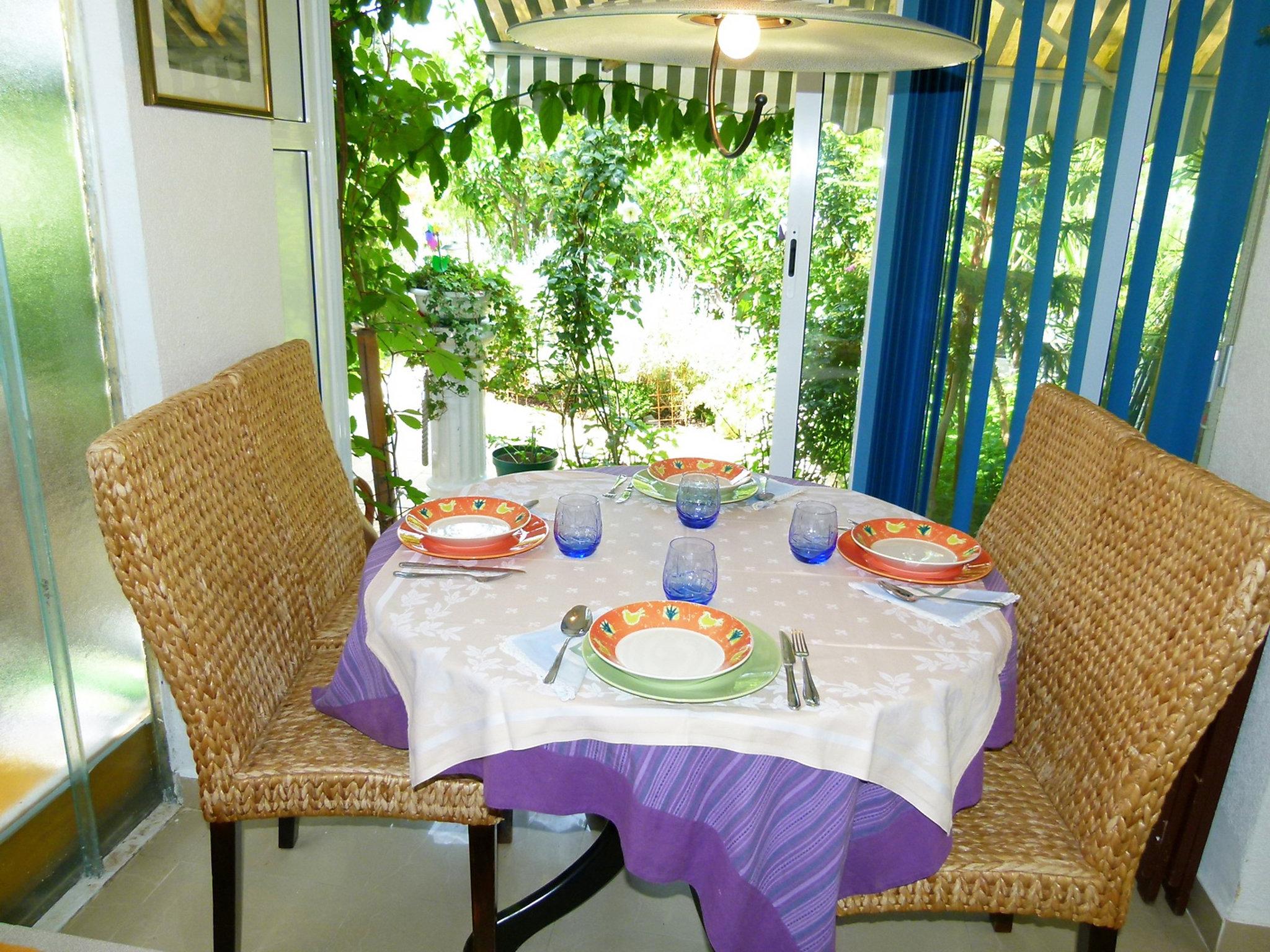 Photo 2 - Maison de 3 chambres à Sućuraj avec jardin et terrasse