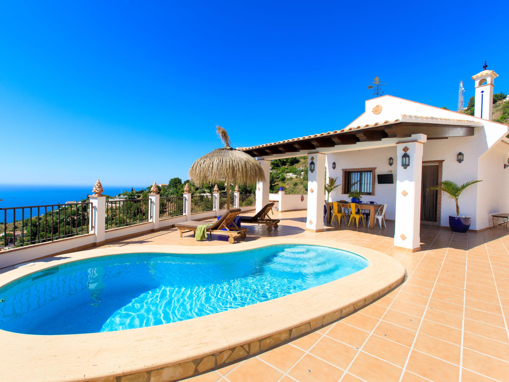 Foto 1 - Casa de 1 quarto em Almuñécar com piscina privada e vistas do mar