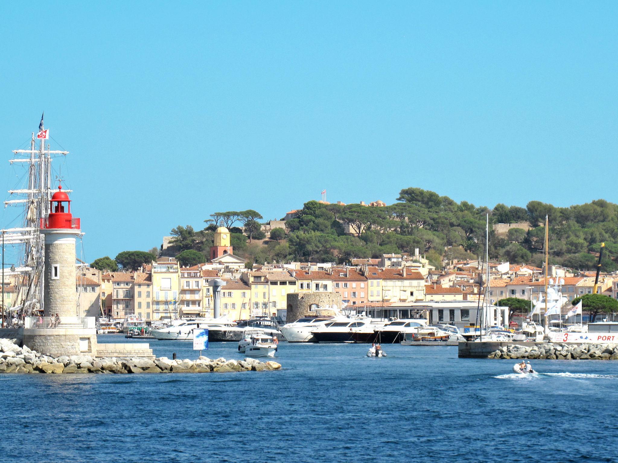 Foto 23 - Appartamento con 2 camere da letto a Saint-Tropez con vista mare