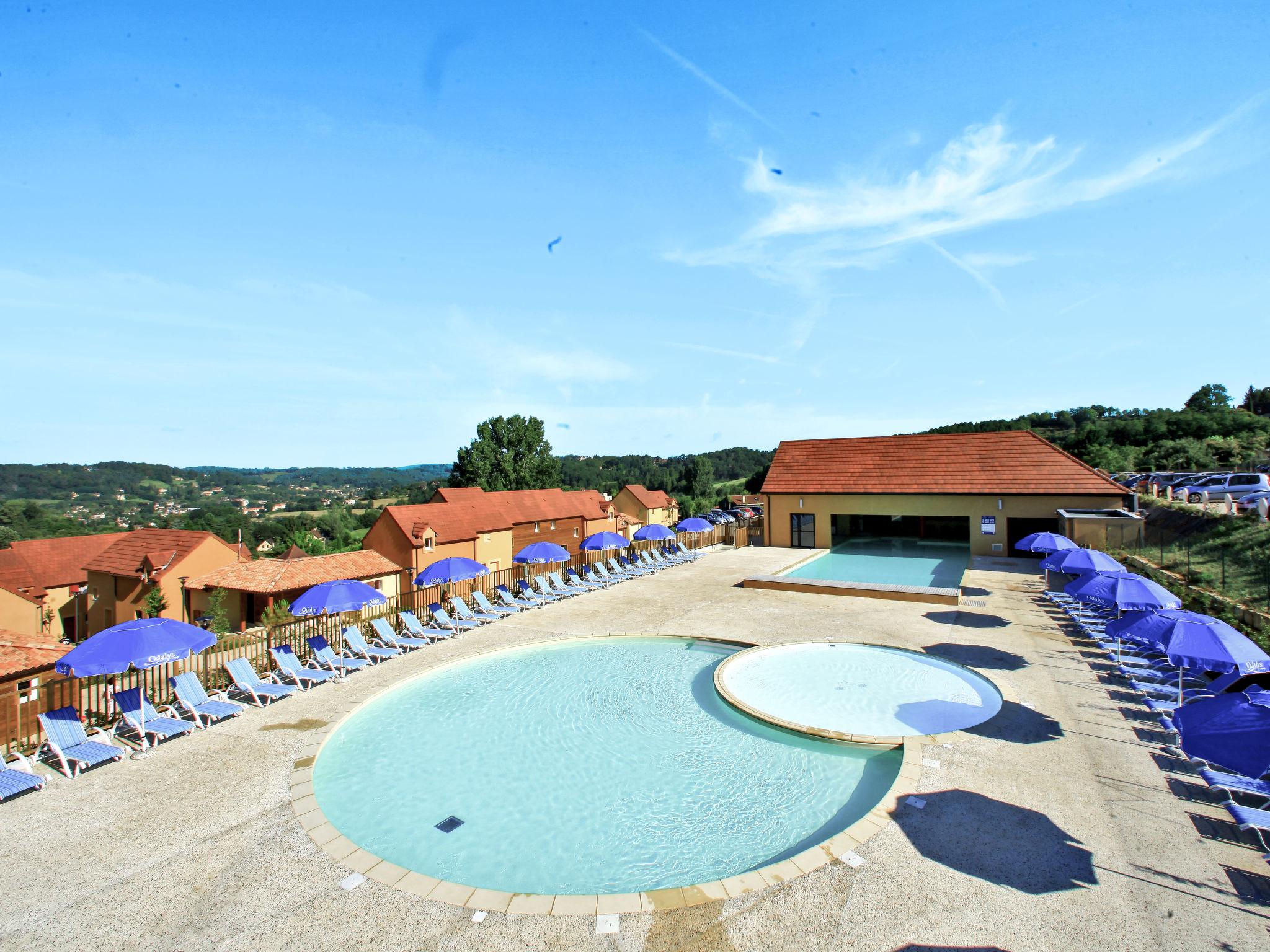 Foto 6 - Casa con 1 camera da letto a Sarlat-la-Canéda con piscina e terrazza