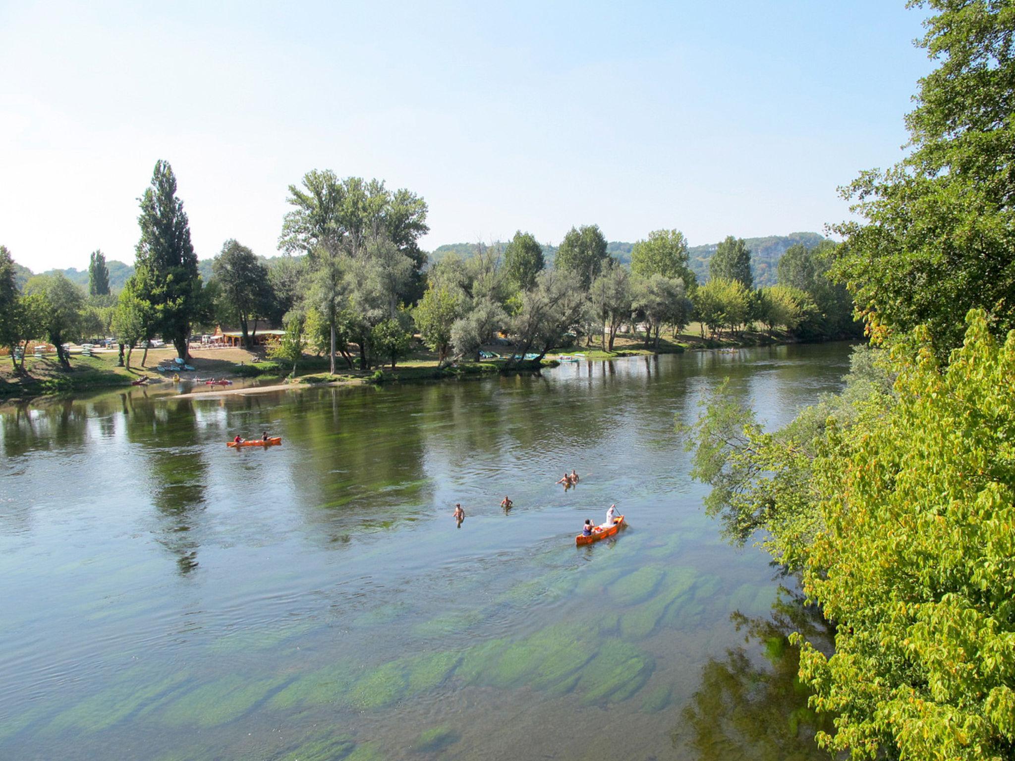 Foto 42 - Haus mit 1 Schlafzimmer in Sarlat-la-Canéda mit schwimmbad und terrasse