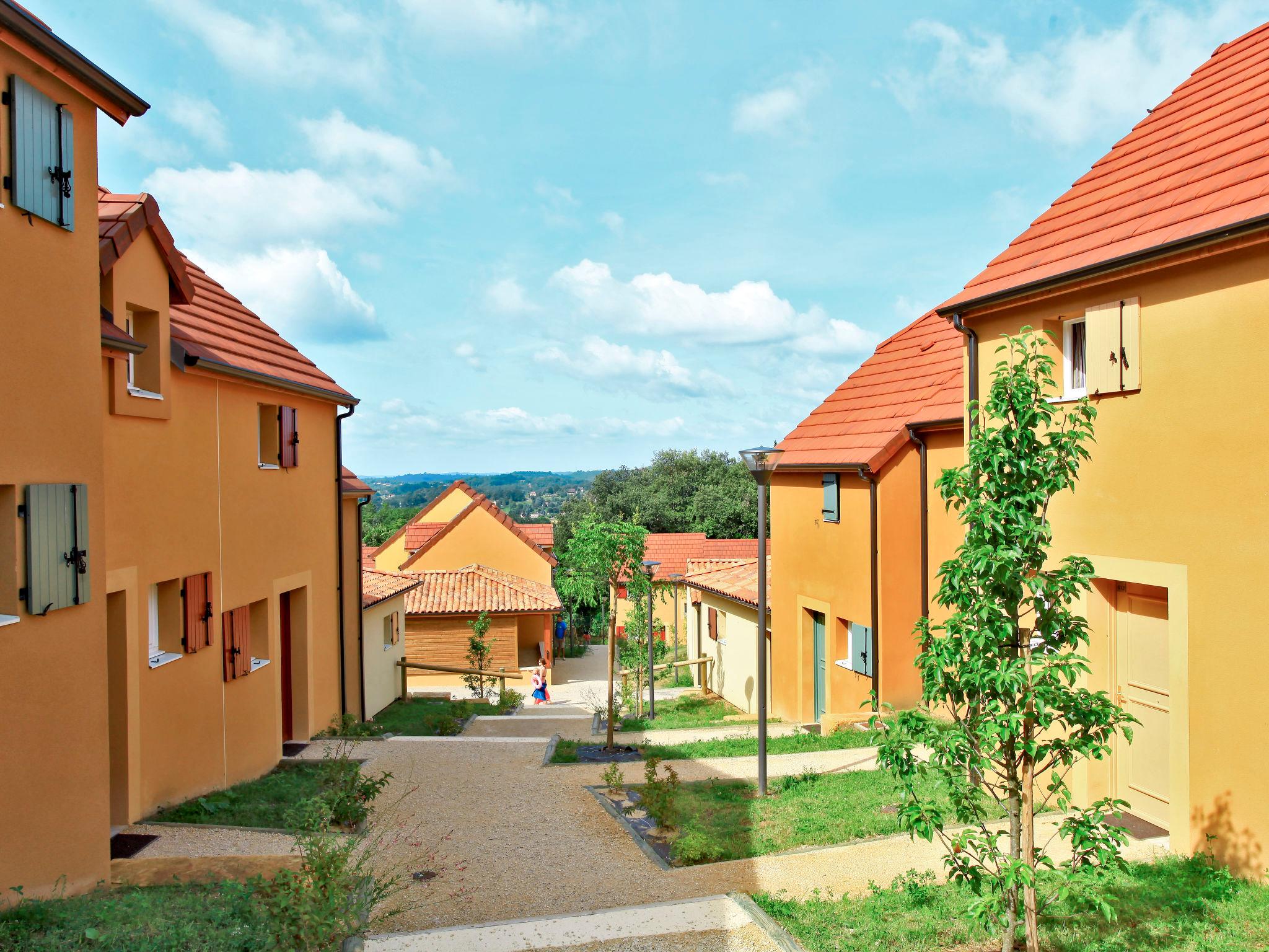 Foto 11 - Haus mit 1 Schlafzimmer in Sarlat-la-Canéda mit schwimmbad und terrasse