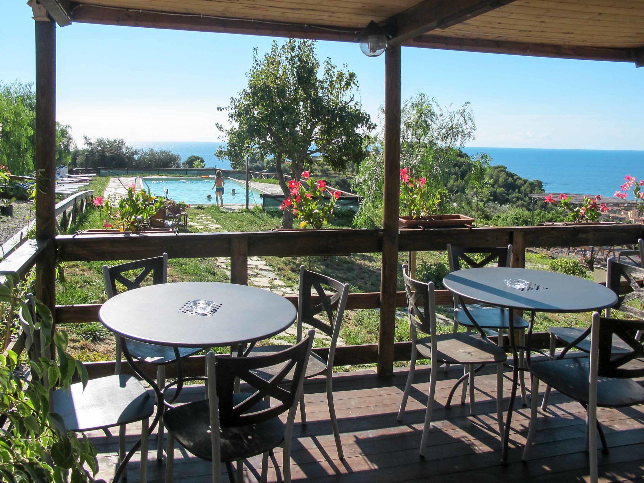 Foto 18 - Casa de 2 quartos em San Lorenzo al Mare com piscina e vistas do mar
