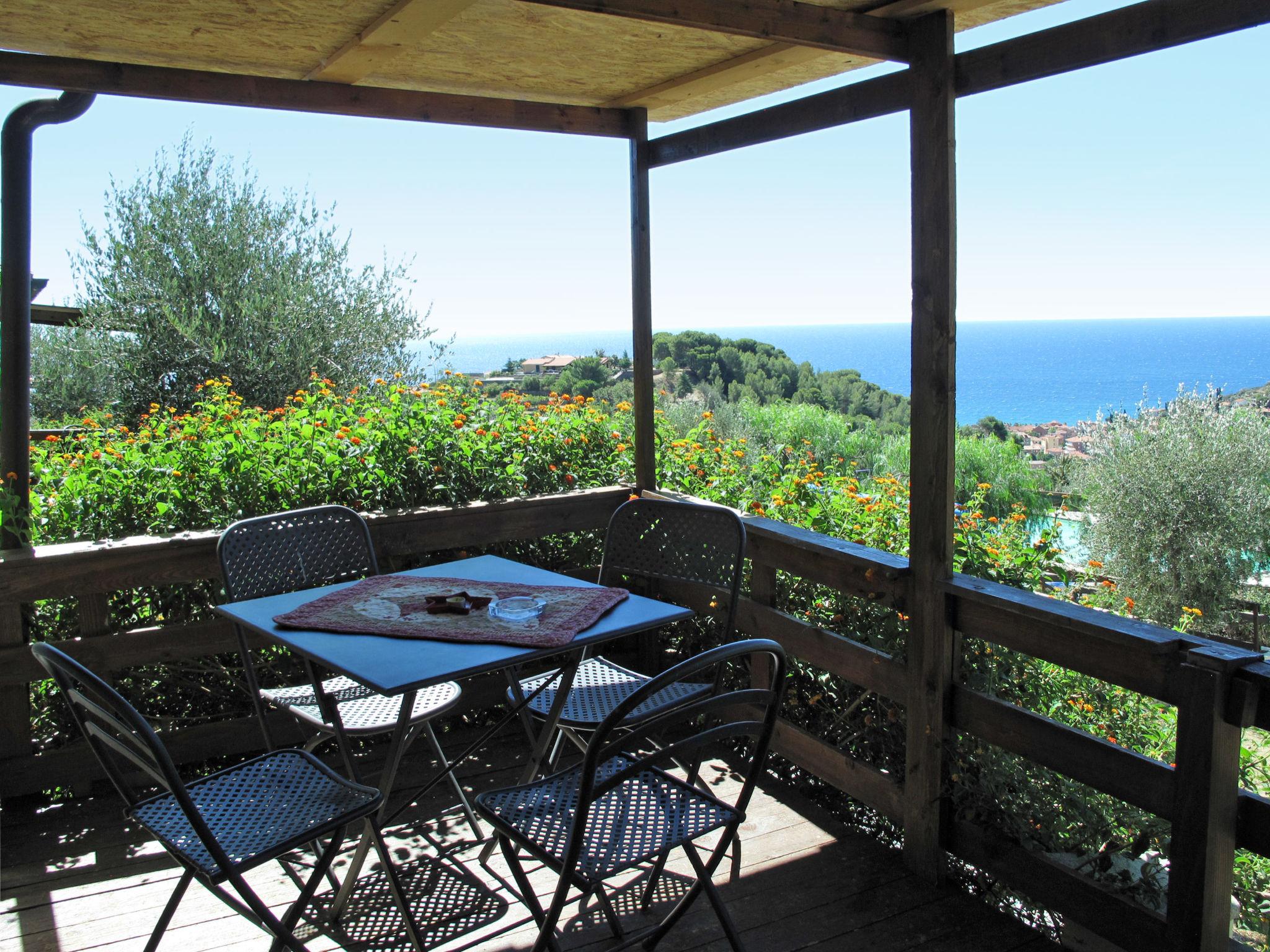 Foto 20 - Casa con 2 camere da letto a San Lorenzo al Mare con piscina e vista mare