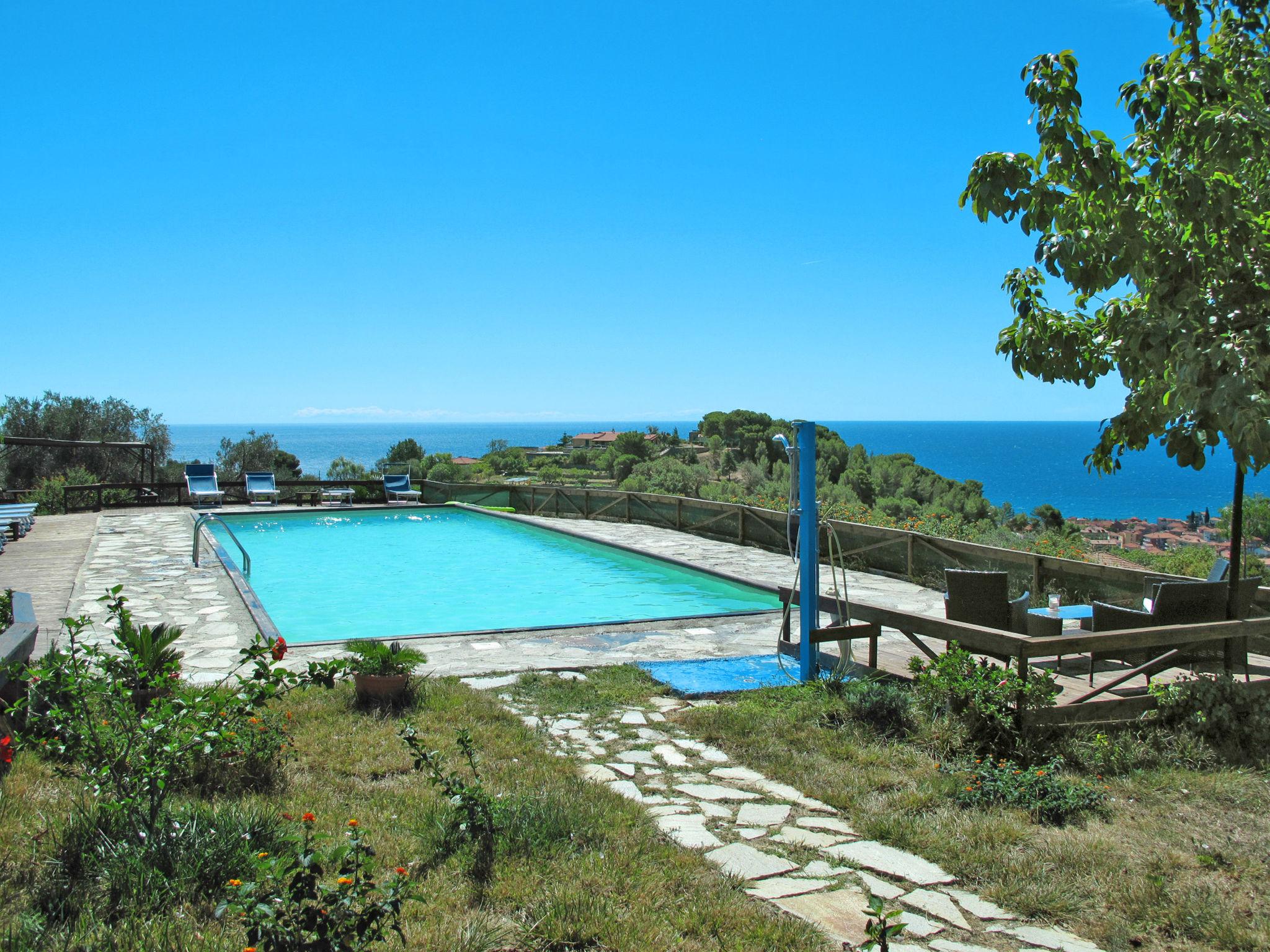 Foto 1 - Casa de 2 quartos em San Lorenzo al Mare com piscina e vistas do mar