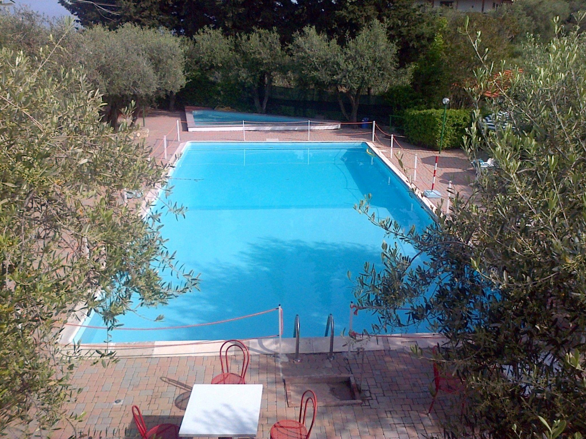 Foto 27 - Appartamento con 1 camera da letto a Imperia con piscina e vista mare