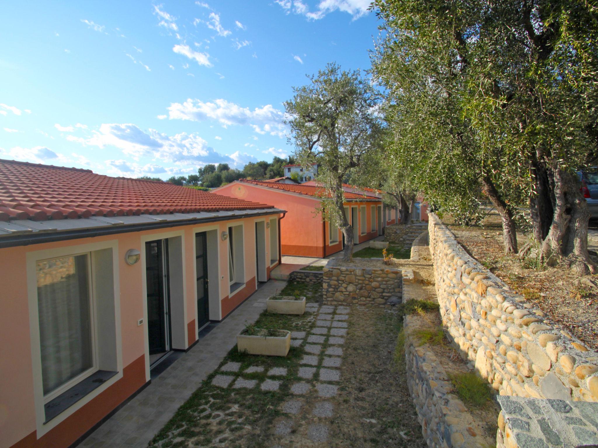 Foto 24 - Appartamento con 1 camera da letto a Imperia con piscina e vista mare