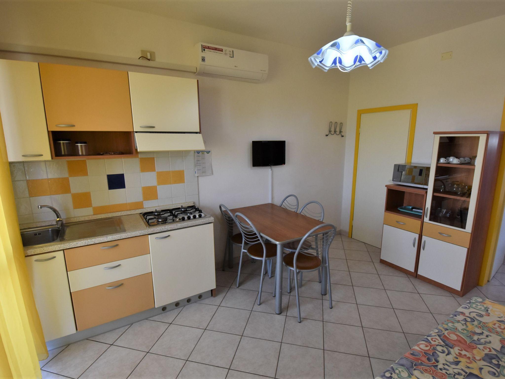 Photo 3 - 2 bedroom Apartment in Comacchio with garden and terrace