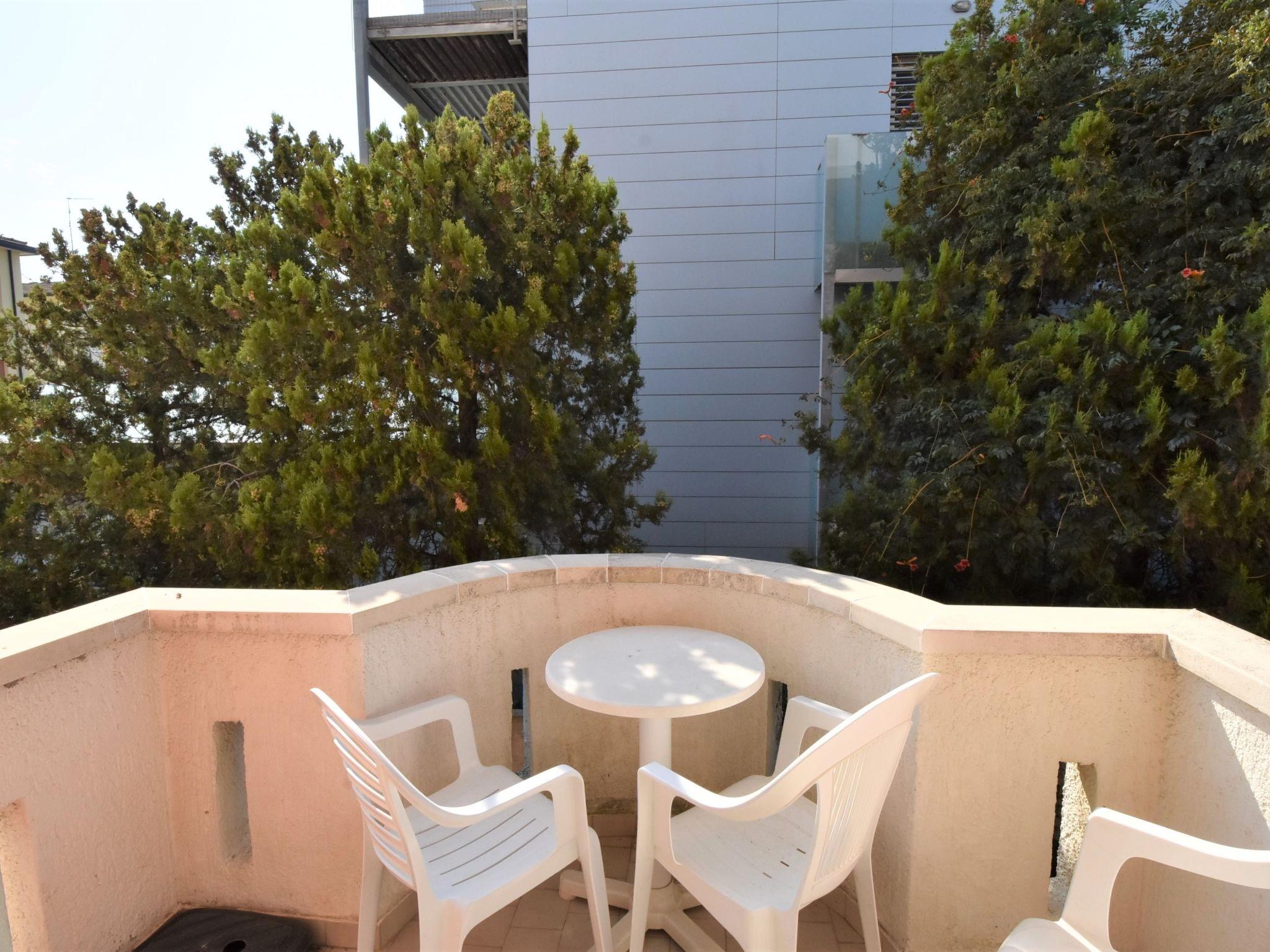Foto 14 - Apartamento de 1 quarto em Comacchio com jardim e vistas do mar