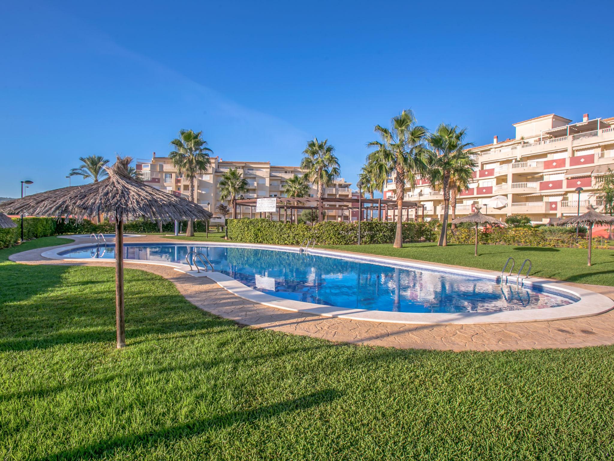 Foto 1 - Apartamento de 2 habitaciones en Dénia con piscina y terraza