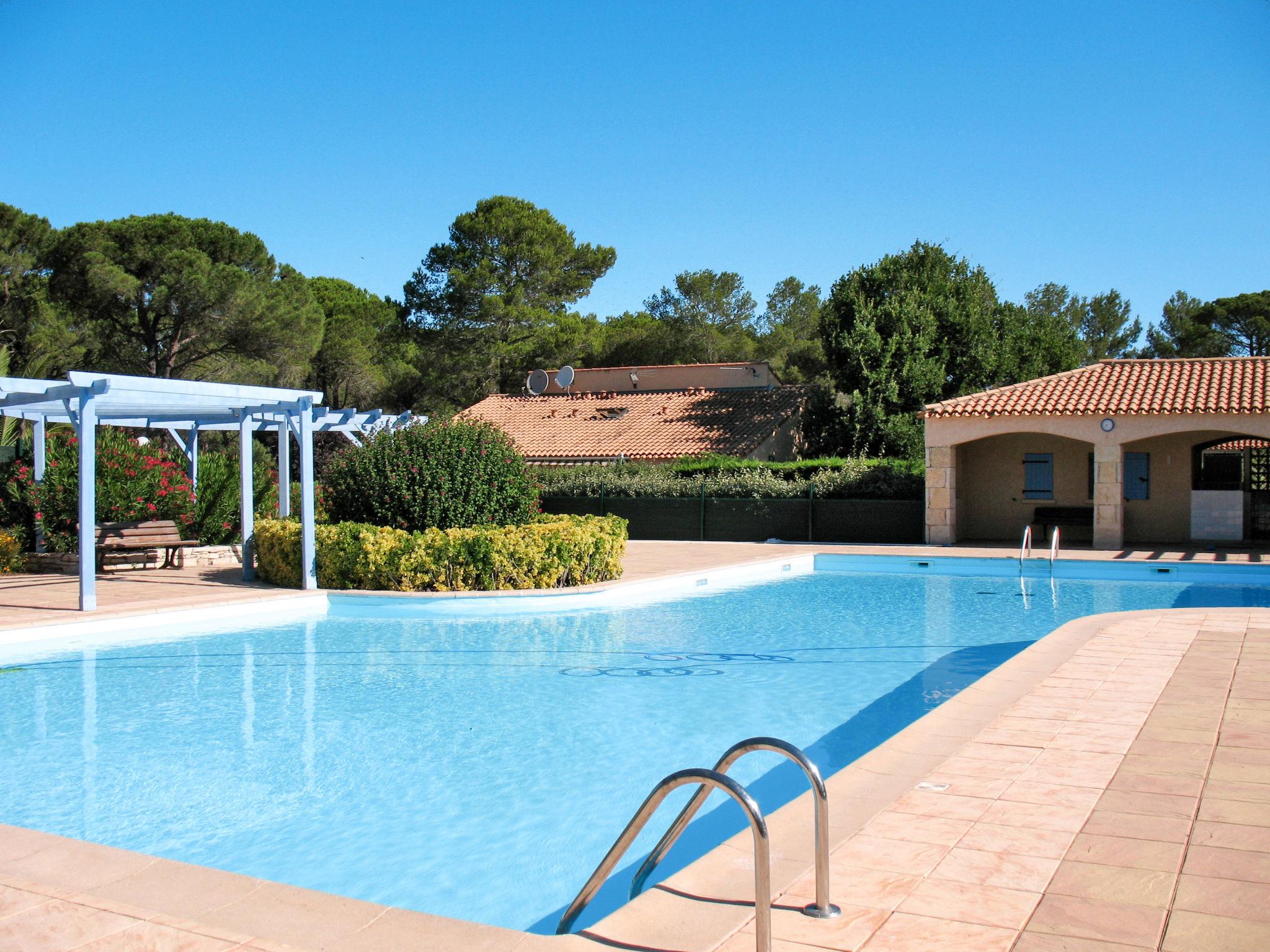 Photo 1 - Maison de 2 chambres à La Motte avec piscine et jardin