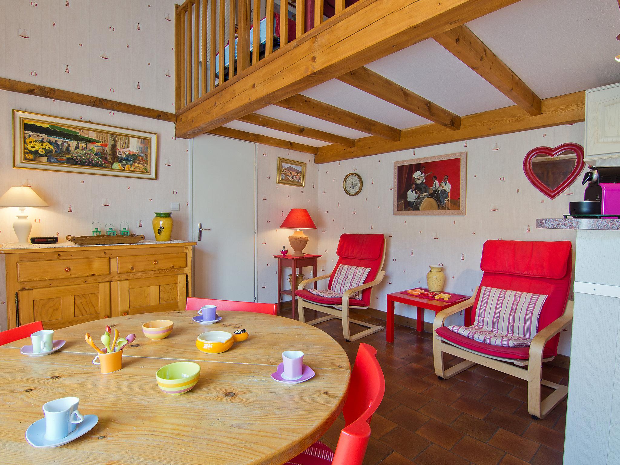 Photo 3 - Maison de 1 chambre à Cavalaire-sur-Mer avec piscine et jardin