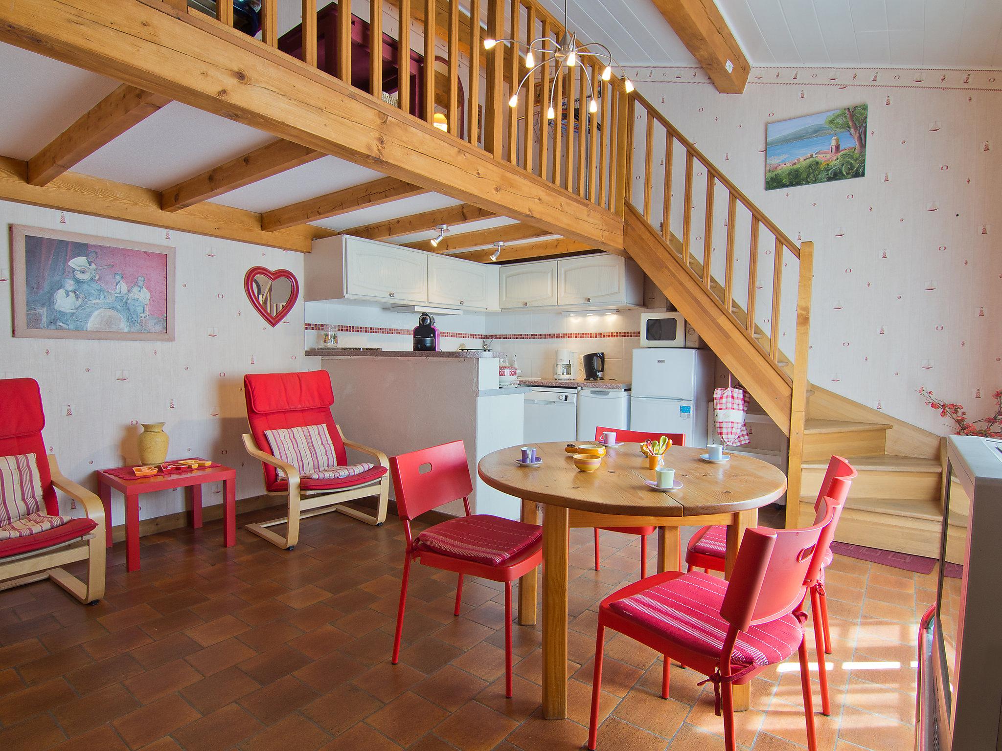 Photo 10 - Maison de 1 chambre à Cavalaire-sur-Mer avec piscine et jardin