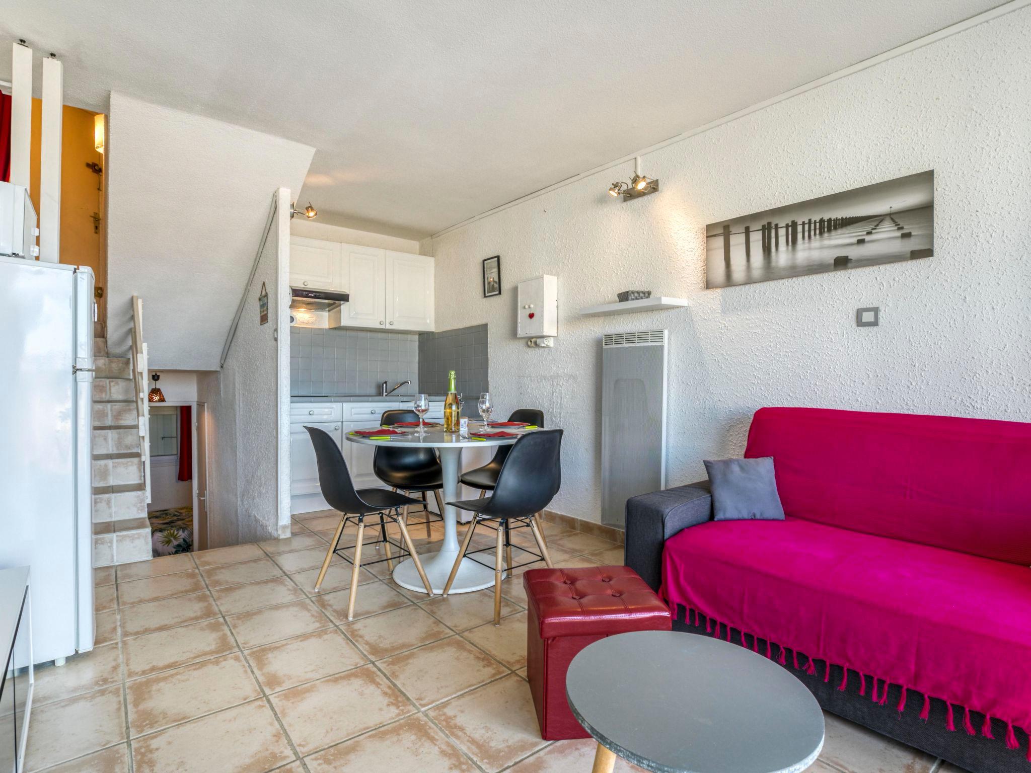 Foto 2 - Apartment mit 1 Schlafzimmer in Le Grau-du-Roi mit terrasse und blick aufs meer