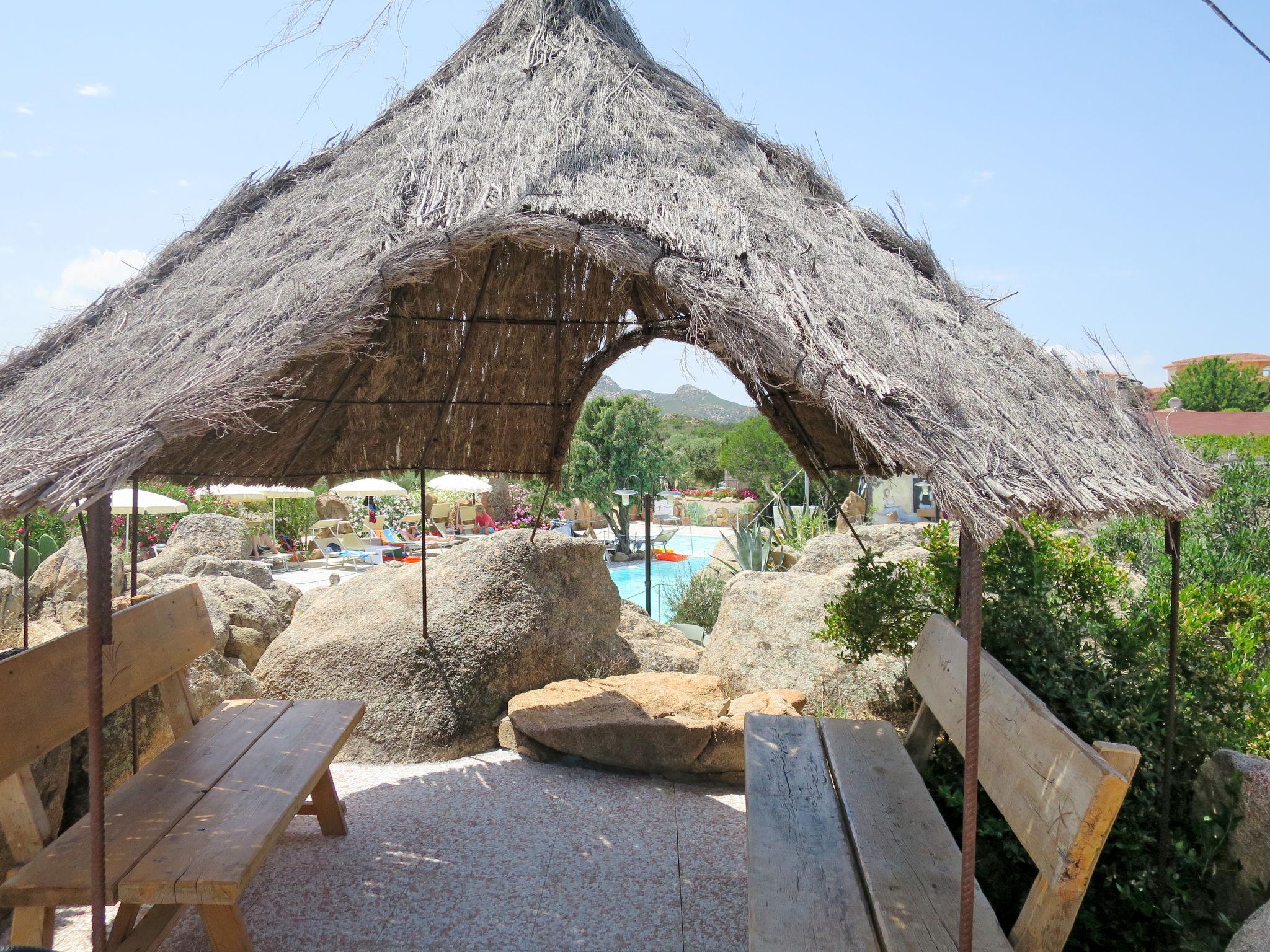 Photo 14 - Maison de 2 chambres à San Teodoro avec piscine et jardin