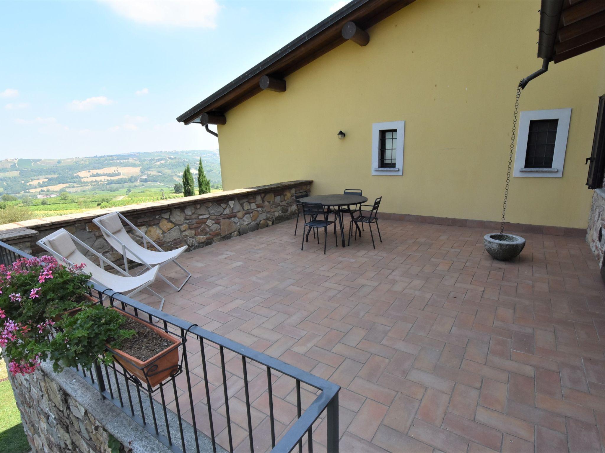 Photo 19 - Maison de 2 chambres à Castana avec piscine et terrasse