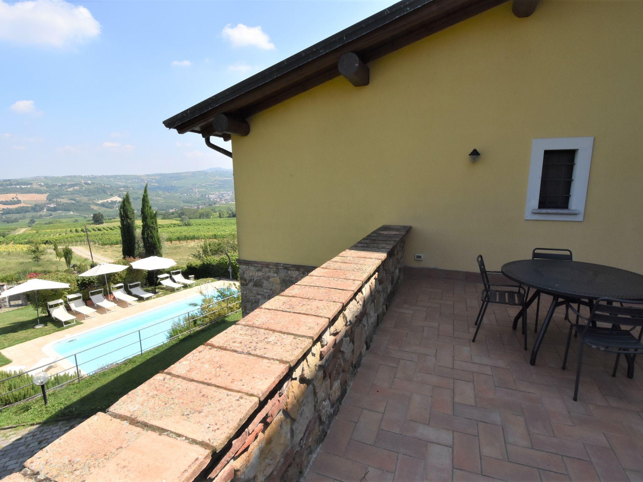 Photo 17 - Maison de 2 chambres à Castana avec piscine et terrasse