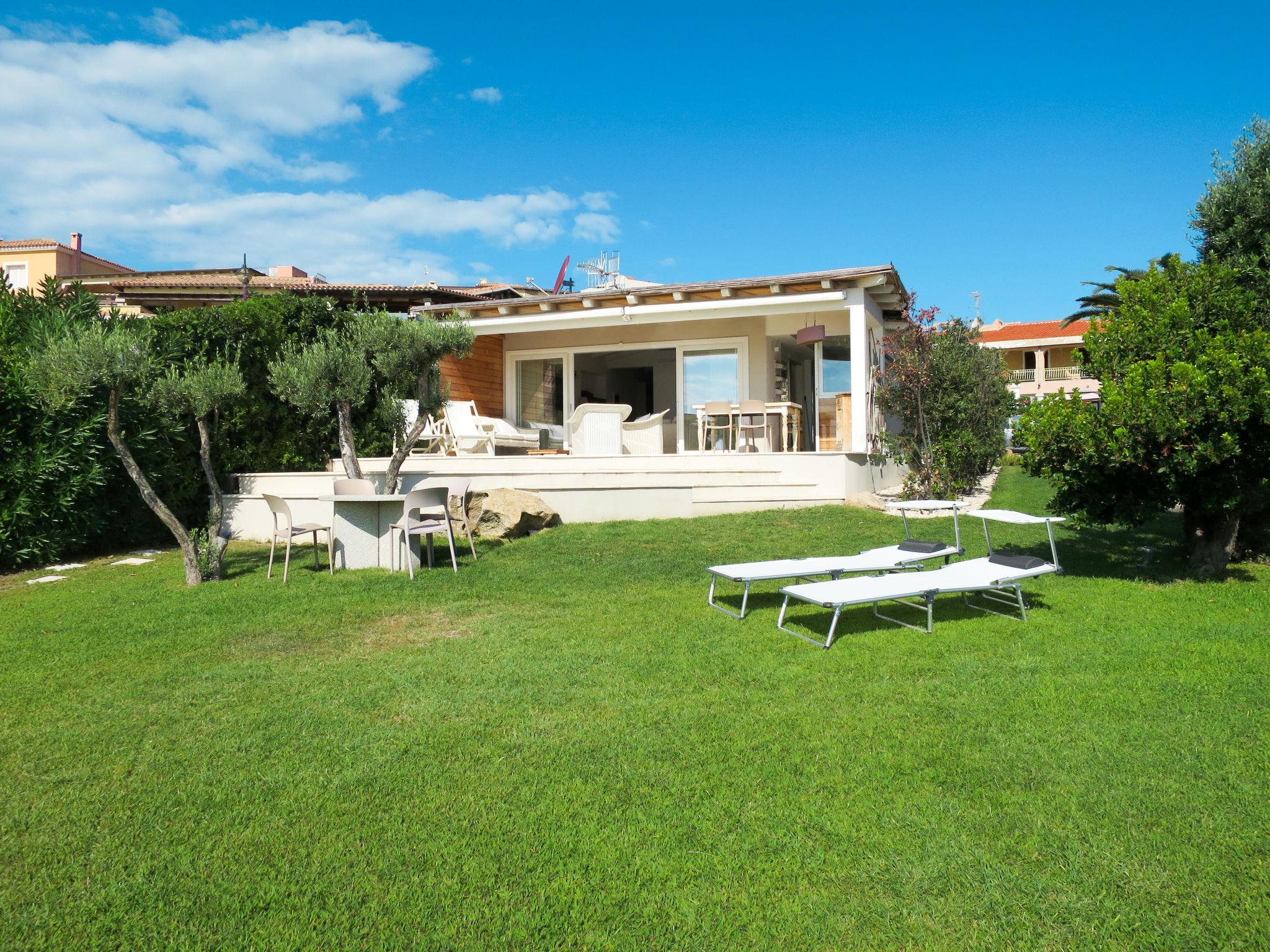 Foto 1 - Casa de 2 habitaciones en Golfo Aranci con piscina y jardín