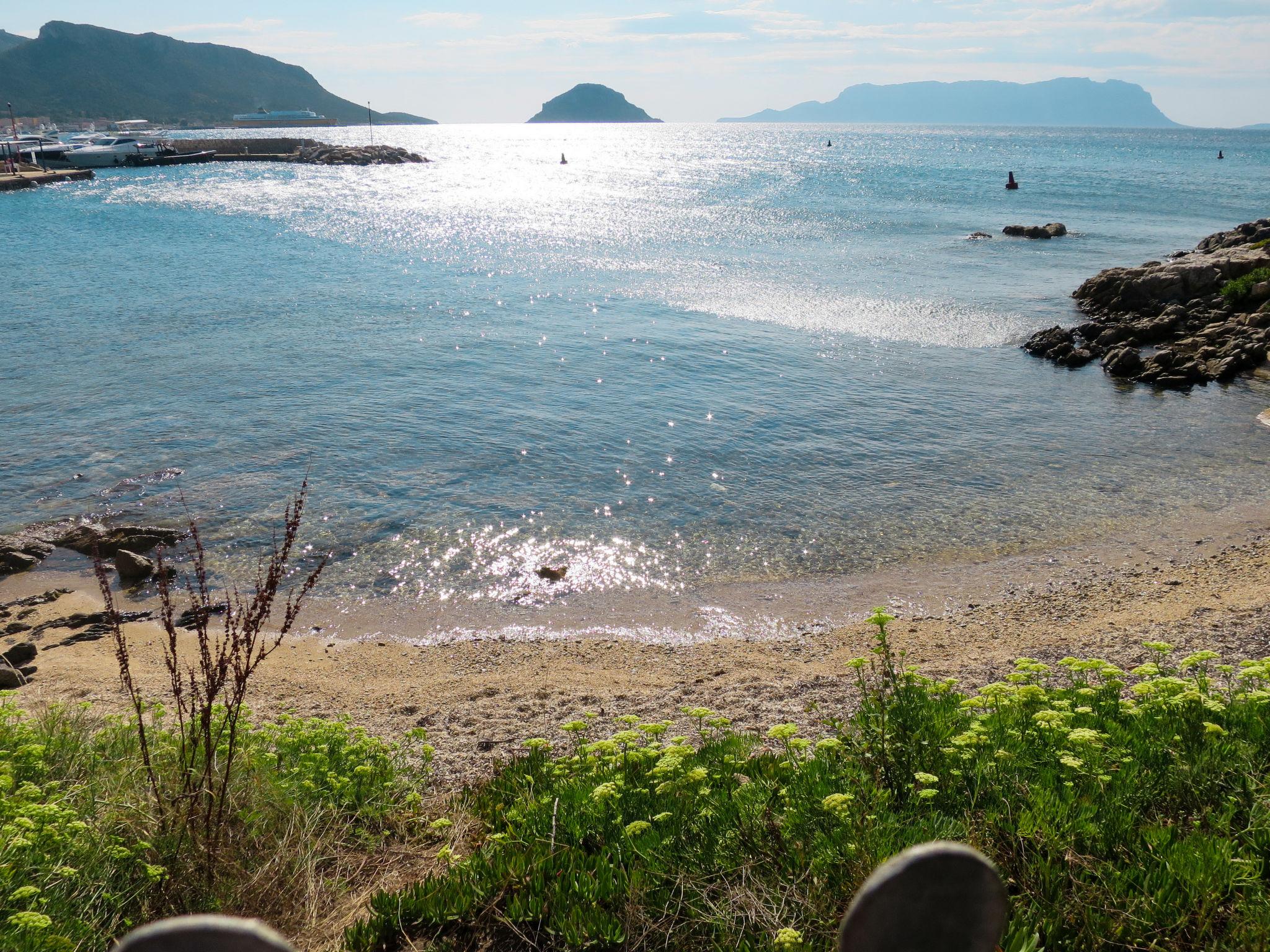 Photo 3 - Maison de 2 chambres à Golfo Aranci avec piscine et vues à la mer