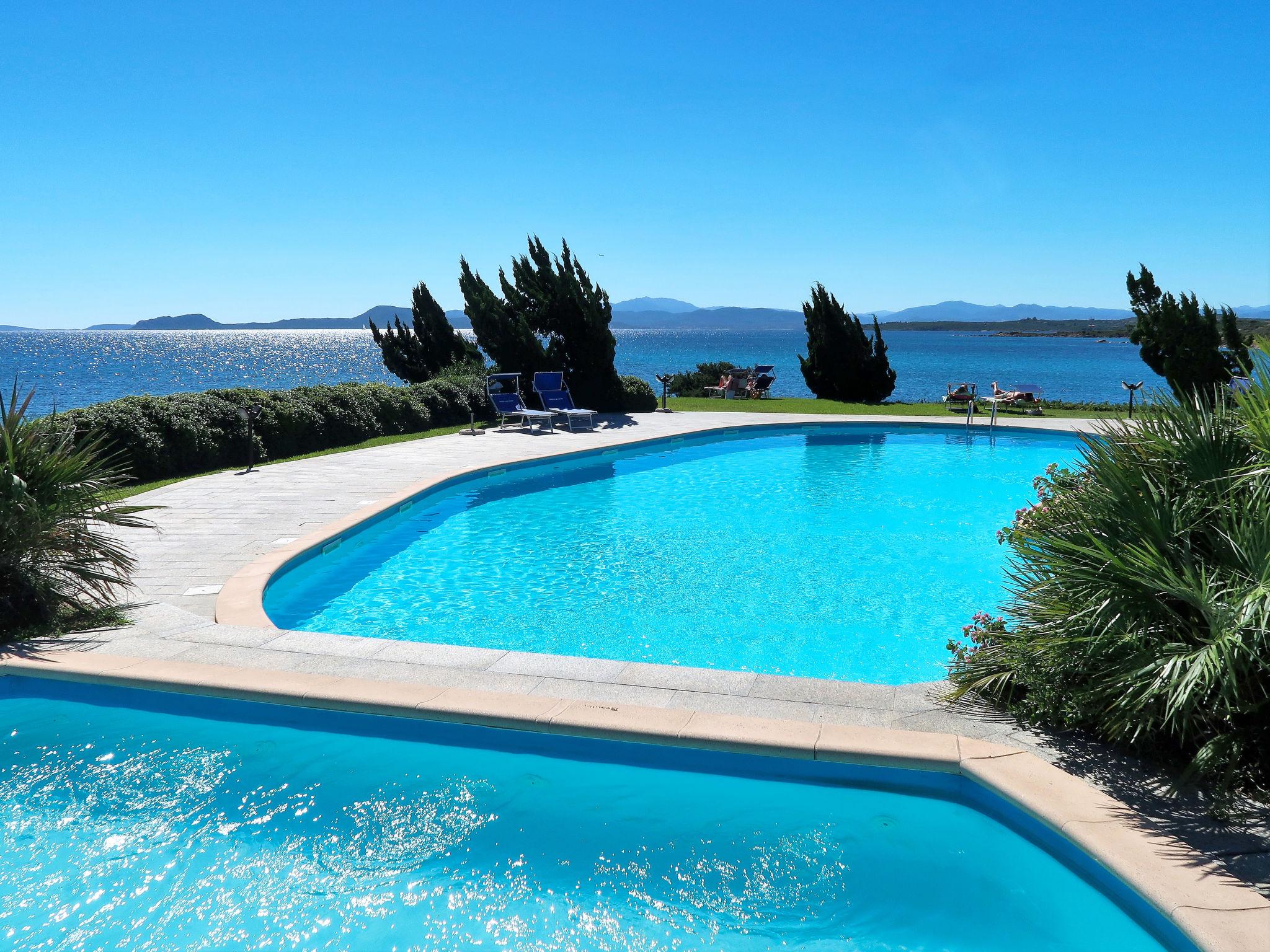 Foto 4 - Apartamento de 1 habitación en Golfo Aranci con piscina y vistas al mar