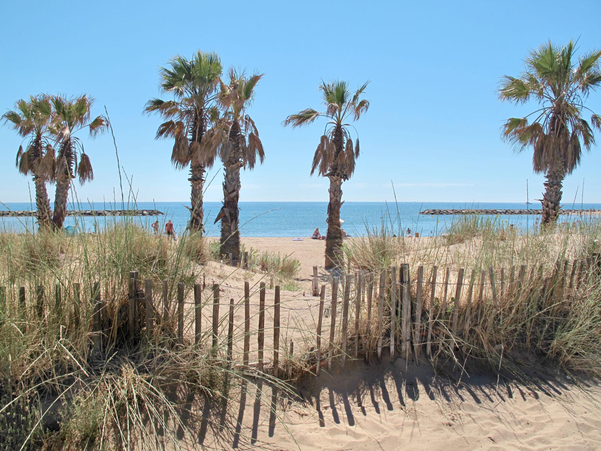 Photo 25 - 2 bedroom Apartment in Fréjus with garden and terrace