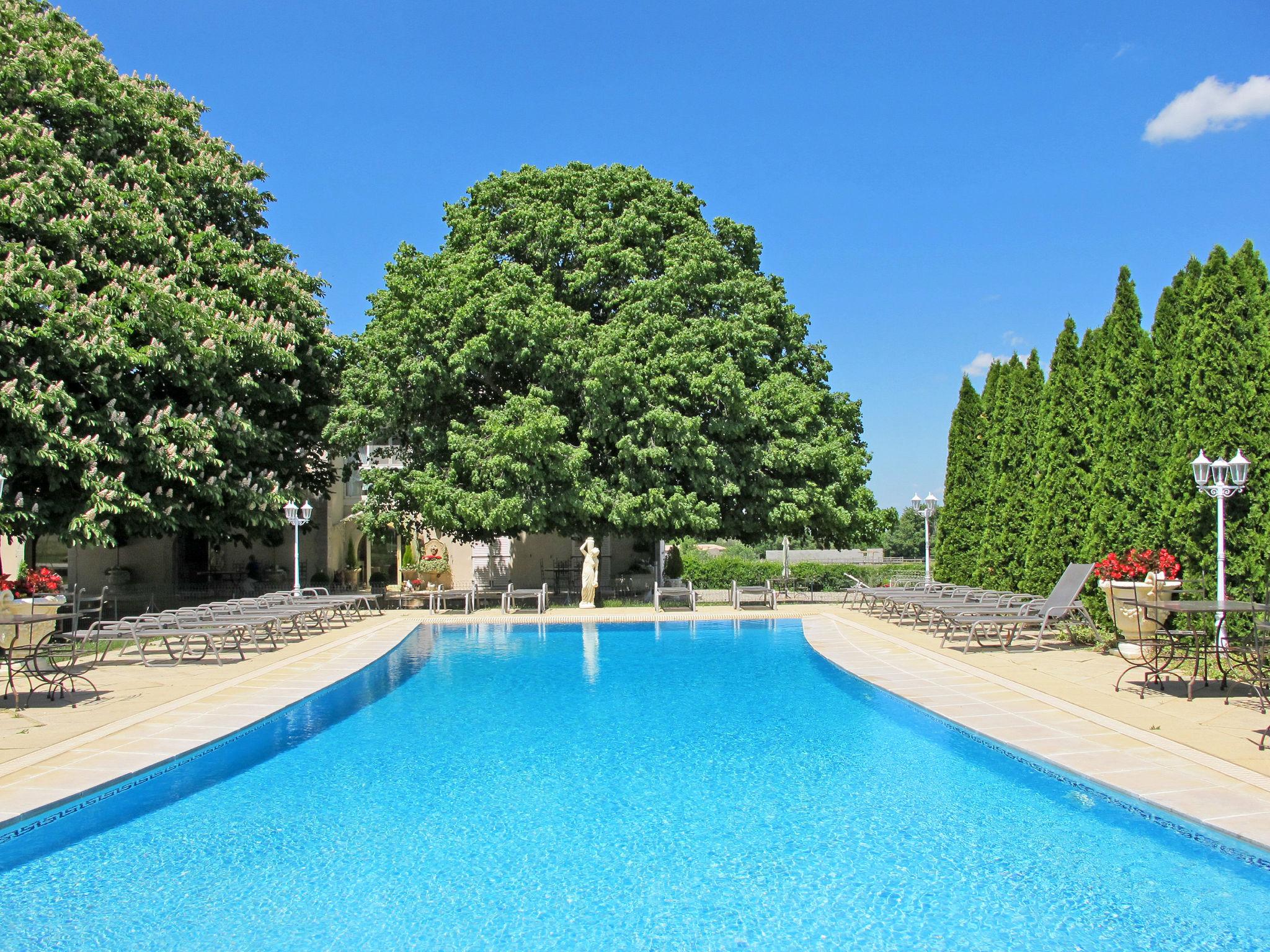 Foto 1 - Apartamento de 2 quartos em Bauduen com piscina e vista para a montanha