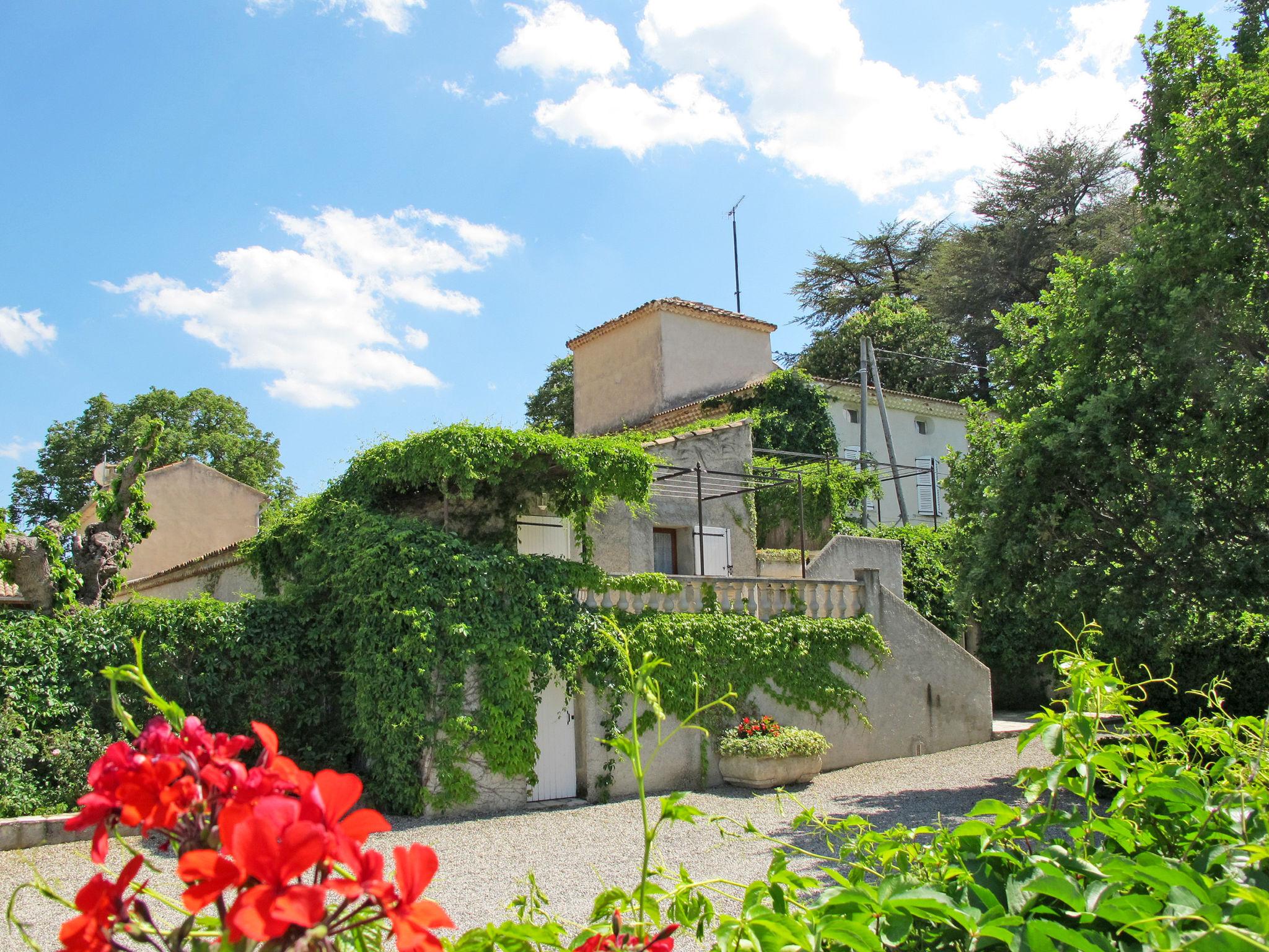 Foto 2 - Appartamento con 2 camere da letto a Bauduen con piscina e giardino