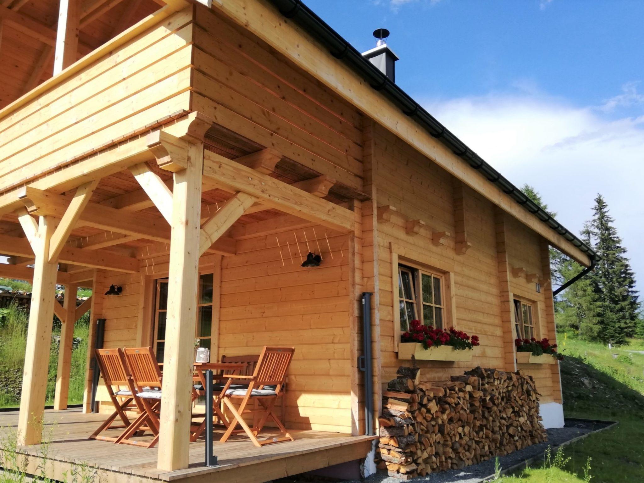 Photo 1 - Maison de 2 chambres à Albeck avec terrasse et vues sur la montagne