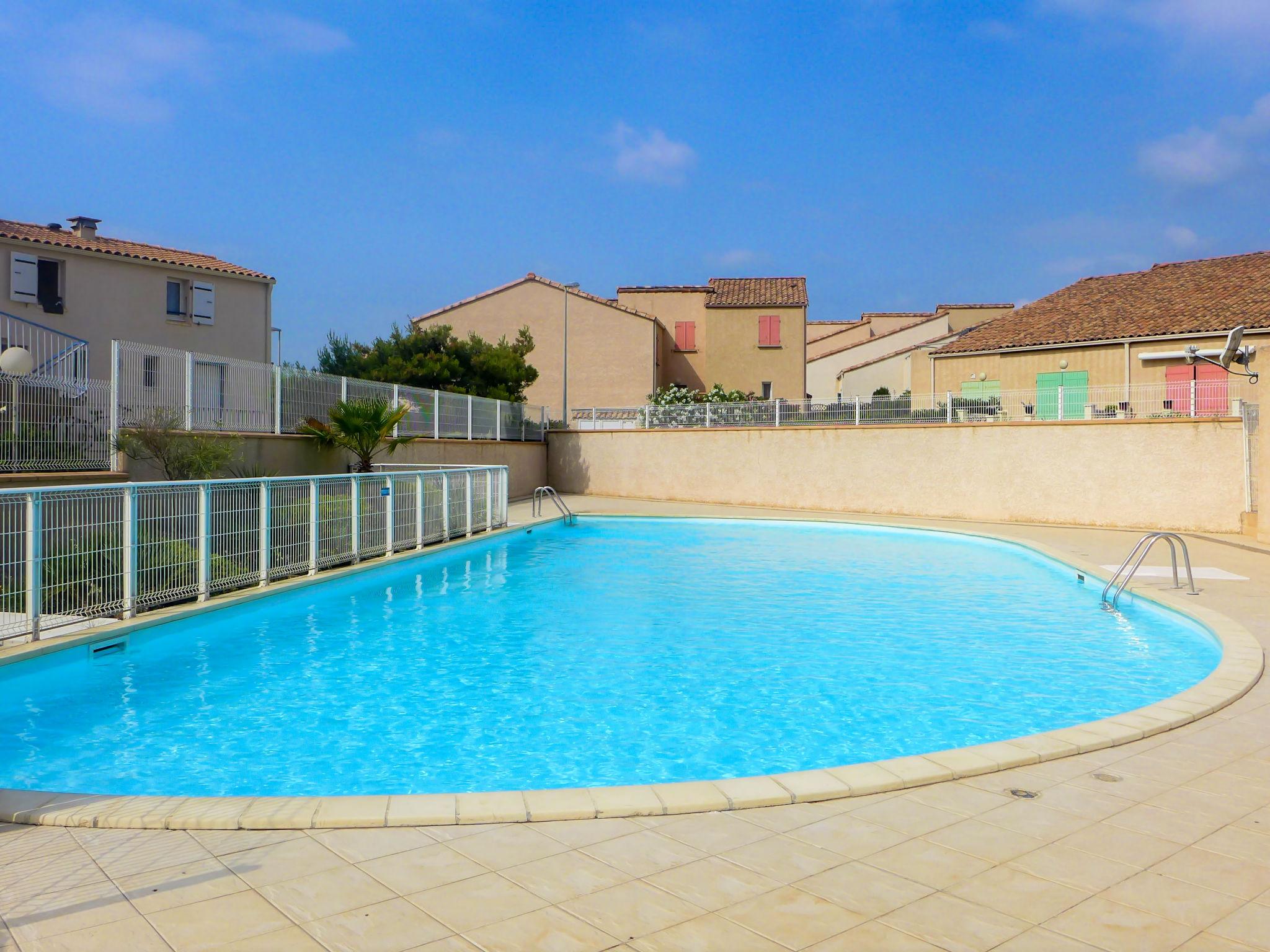 Foto 1 - Casa de 2 habitaciones en Fleury con piscina y vistas al mar