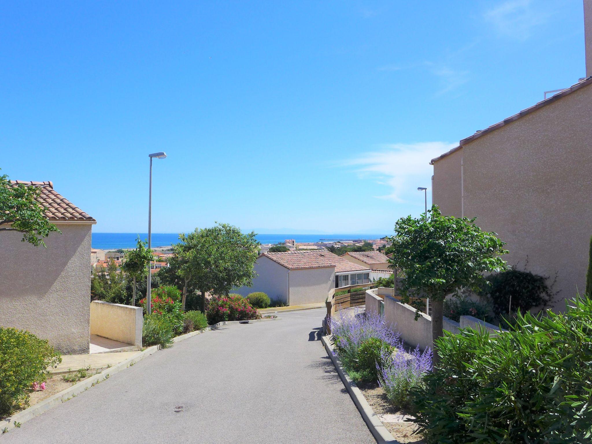 Foto 28 - Haus mit 2 Schlafzimmern in Fleury mit schwimmbad und blick aufs meer