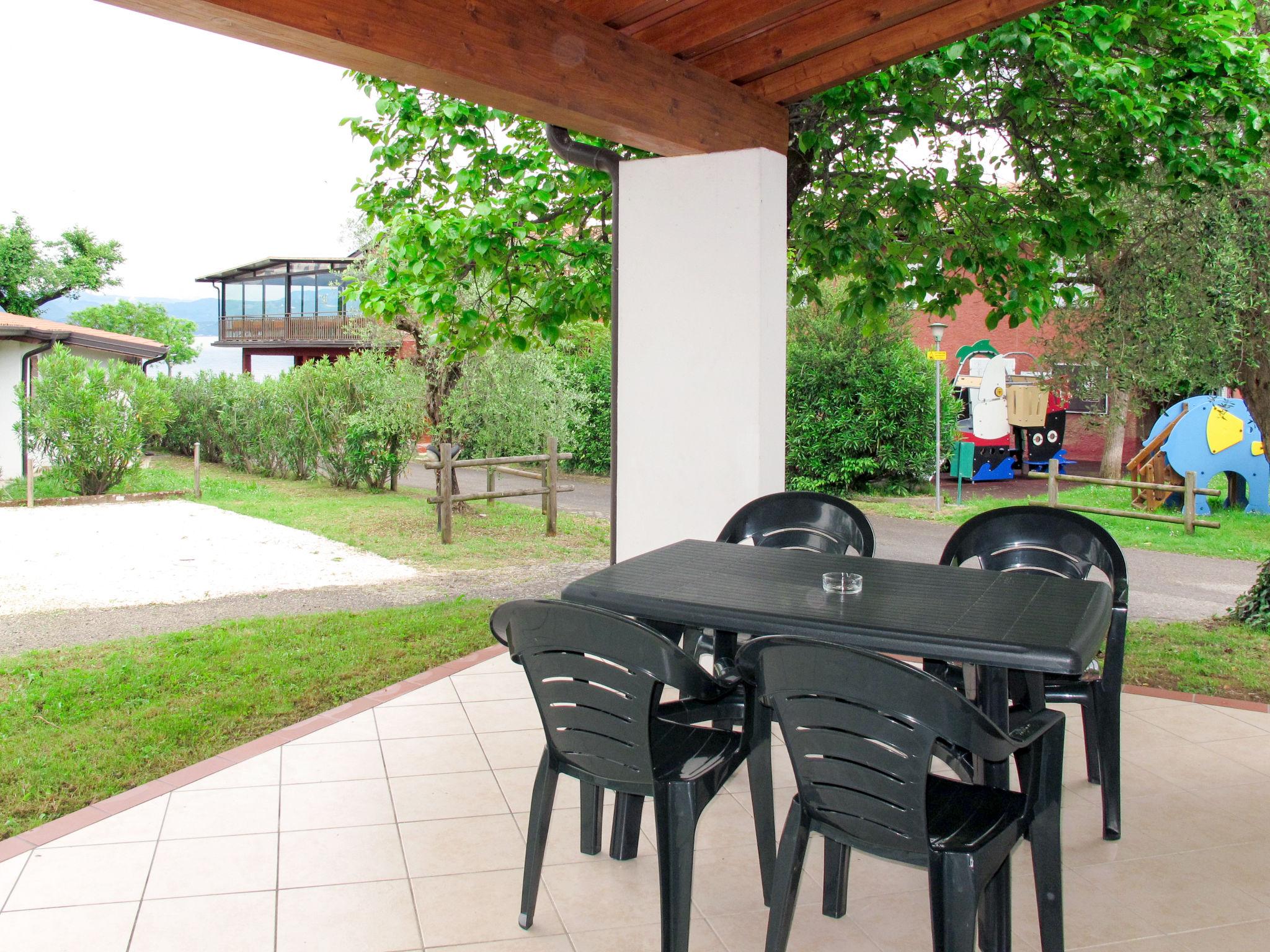 Photo 3 - Maison de 1 chambre à Manerba del Garda avec piscine et jardin